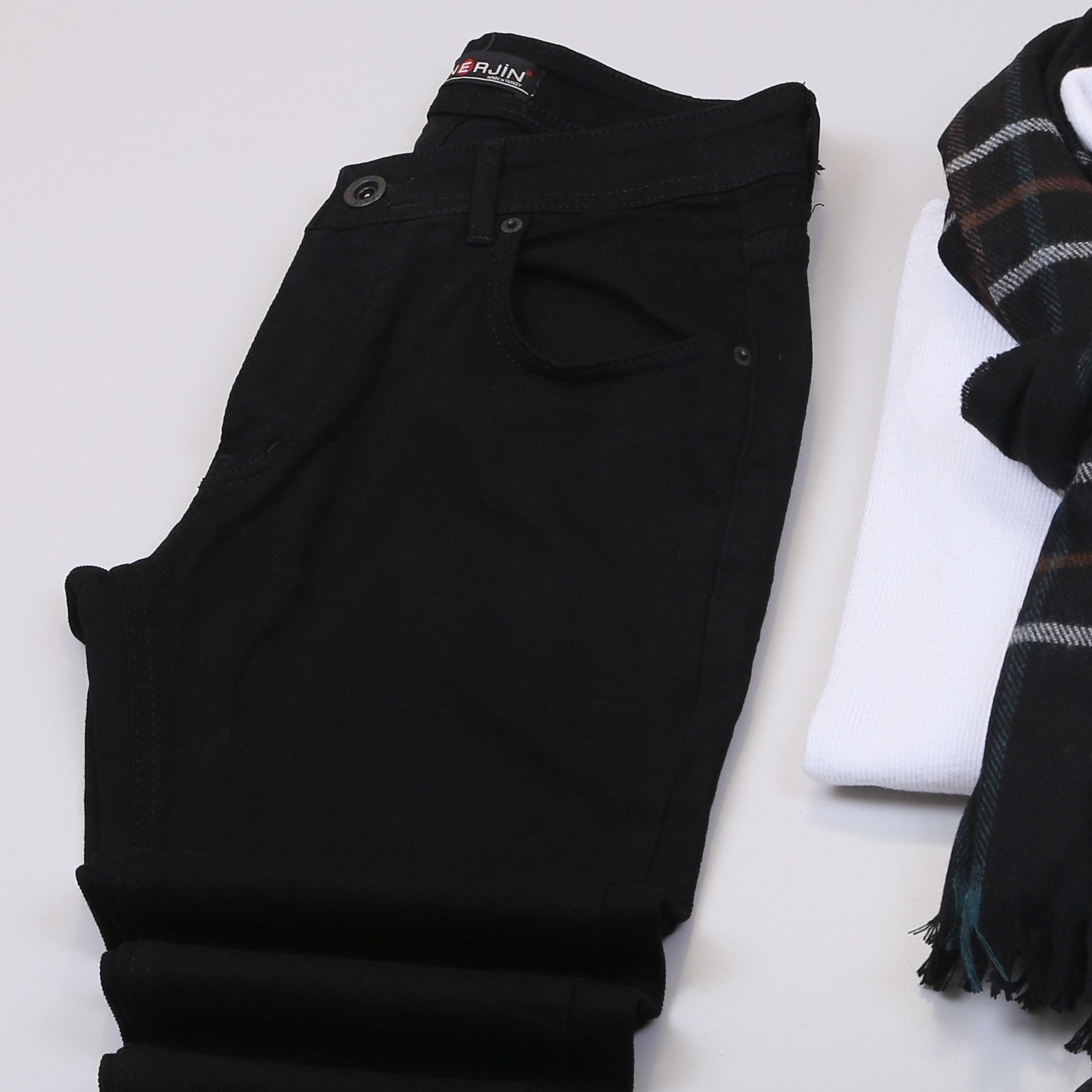 Siyah Kaşe Kaban Boğazlı Body Pantolon Bot Kombin