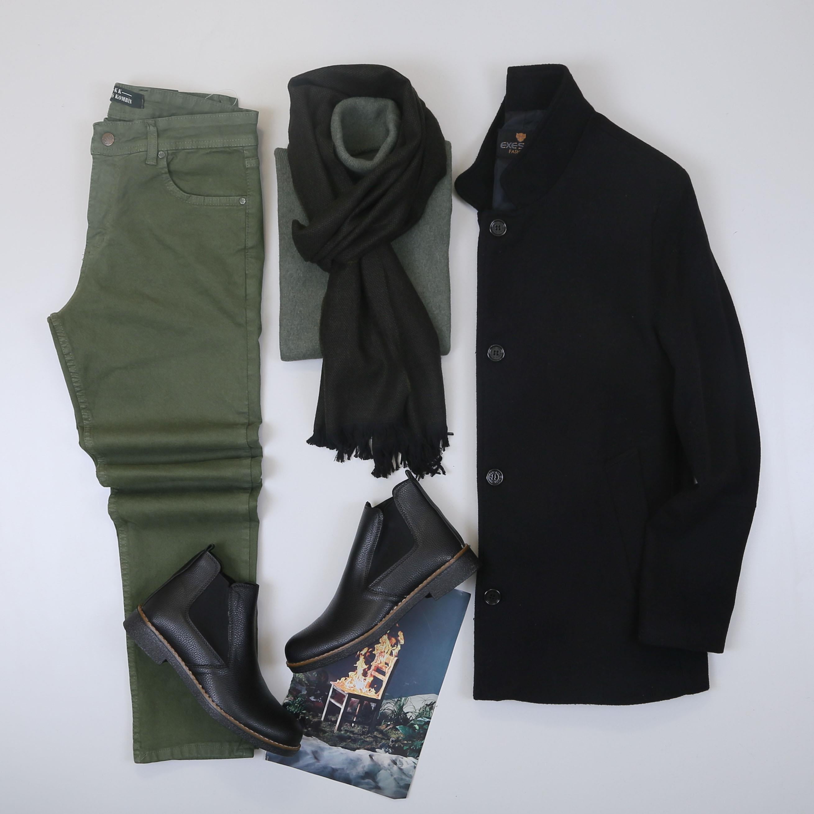 Siyah Kaşe Kaban Boğazlı Body Pantolon Bot Kombin