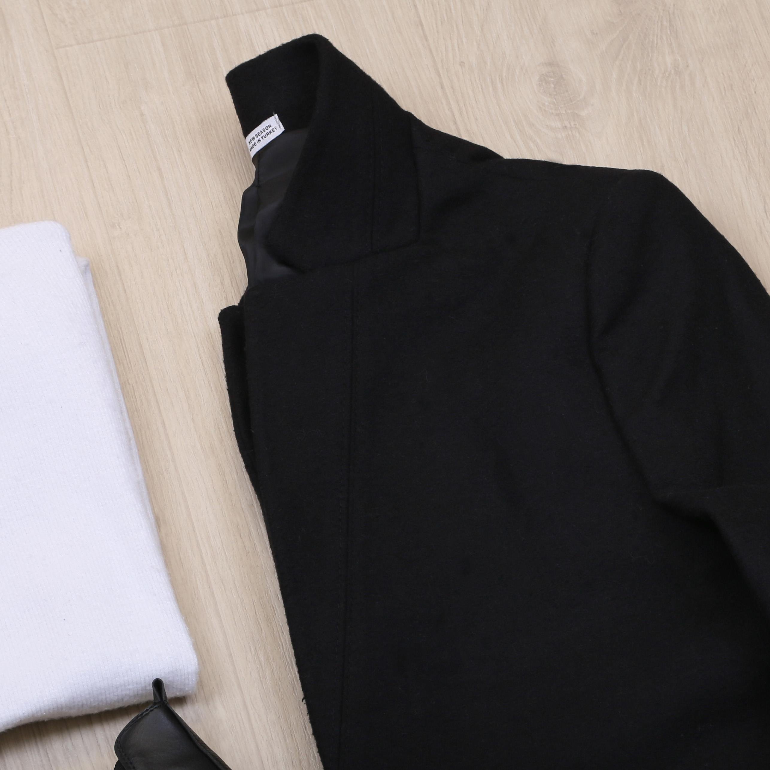 Siyah Kaşe Kaban Boğazlı Body Pantolon Bot Kombin