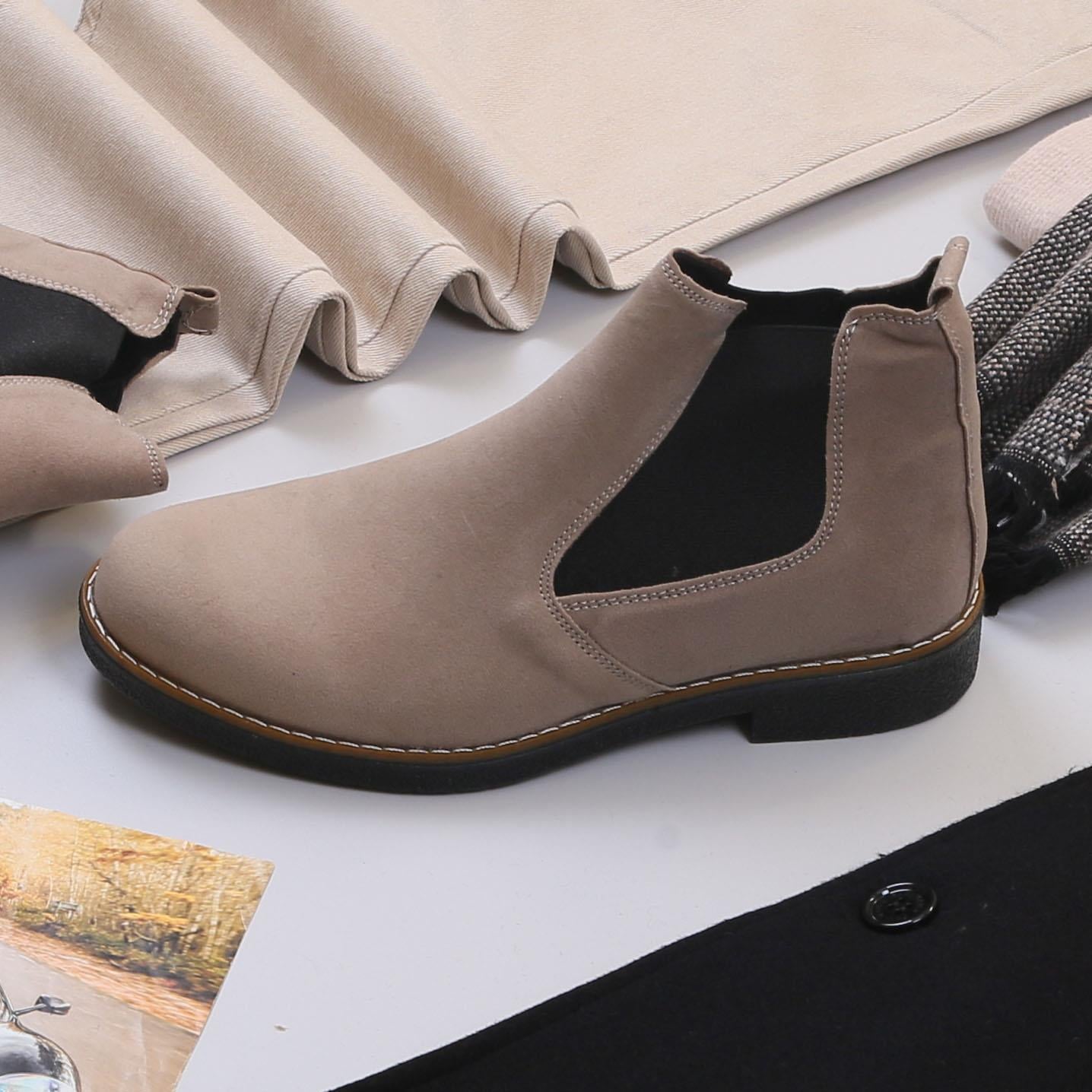 Siyah Kaşe Kaban Boğazlı Body Pantolon Bot Kombin