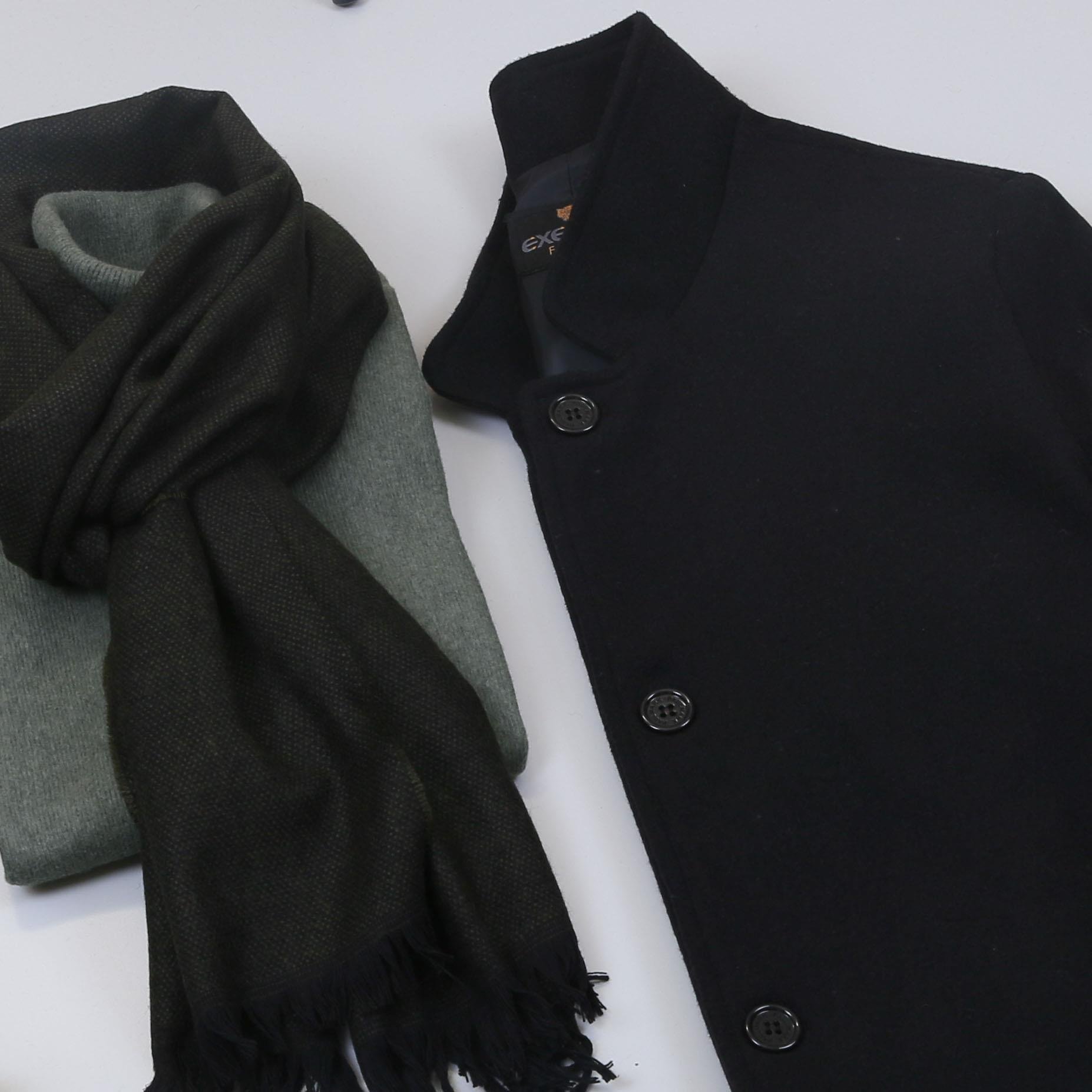 Siyah Kaşe Kaban Boğazlı Body Pantolon Bot Kombin