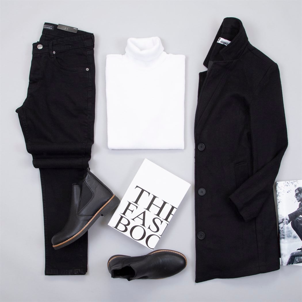 Siyah Kaşe Kaban Boğazlı Kazak Pantolon Bot Kombin