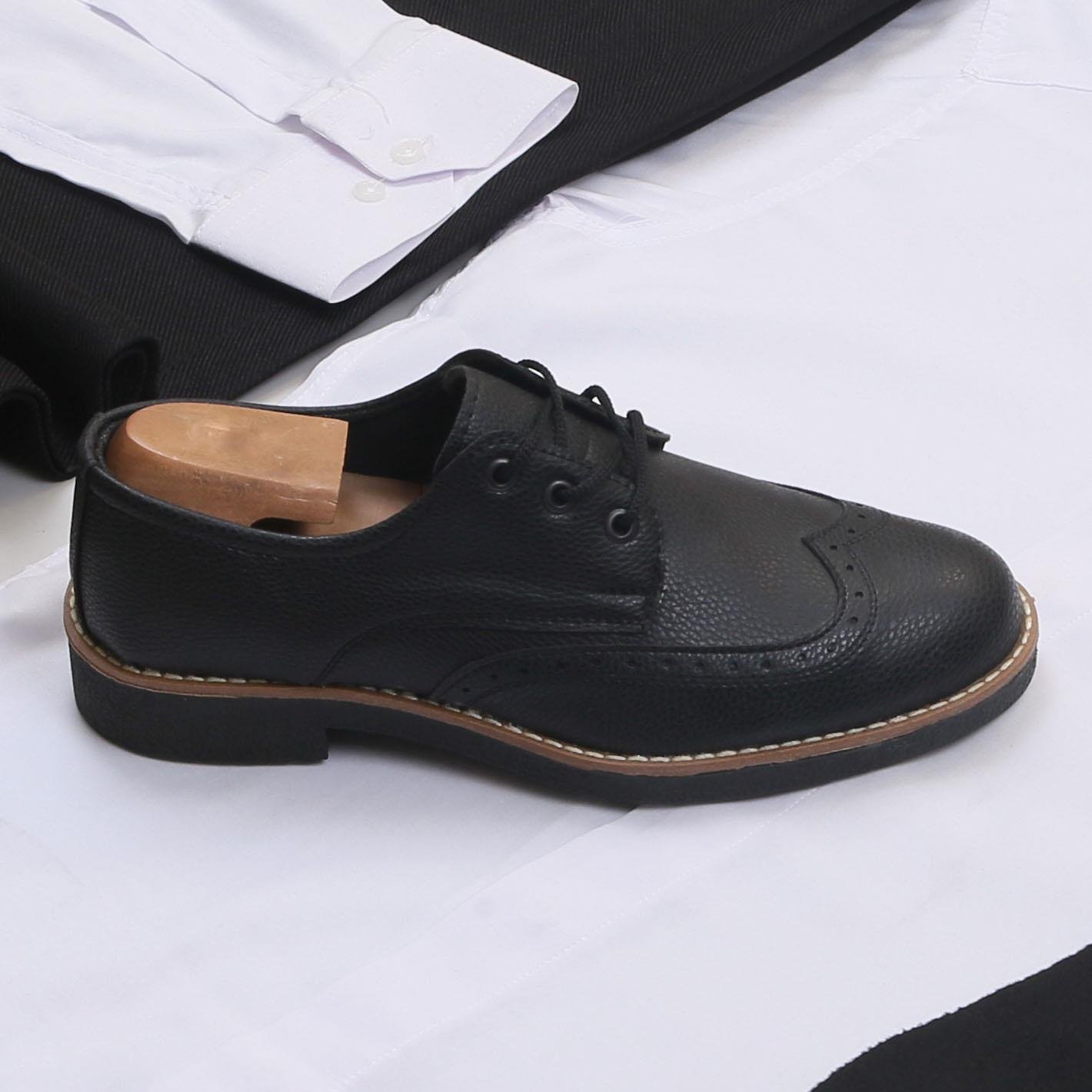 Siyah Kaşe Kaban Gömlek Pantolon Ayakkabı Kombin