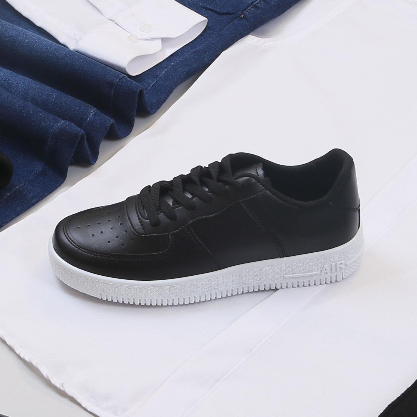 Siyah Kaşe Kaban Gömlek Pantolon Ayakkabı Kombin