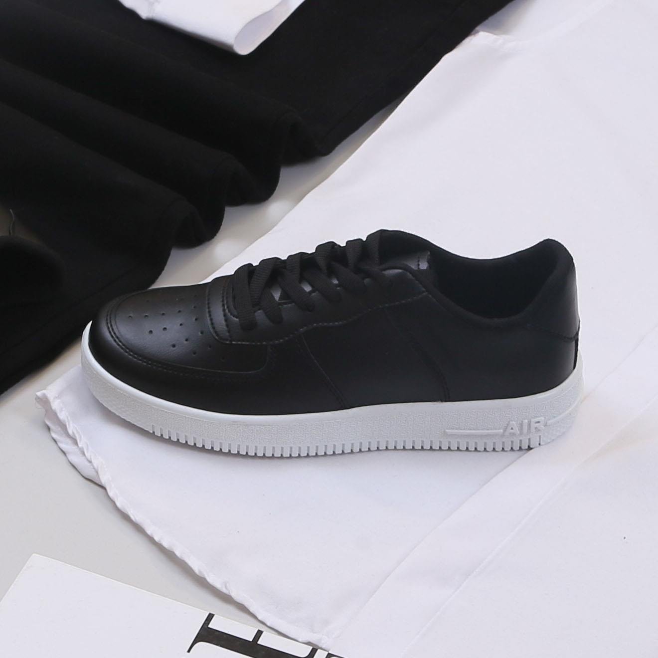 Siyah Kaşe Kaban Gömlek Pantolon Ayakkabı Kombin