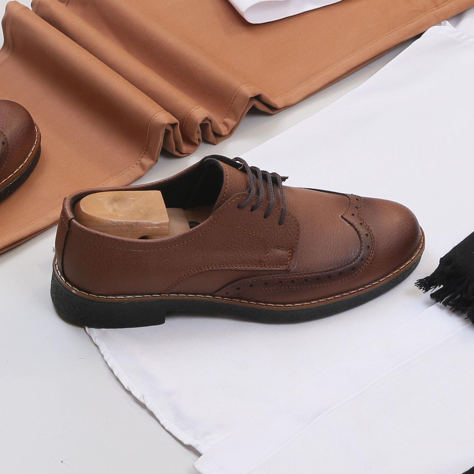 Siyah Kaşe Kaban Gömlek Pantolon Ayakkabı Kombin