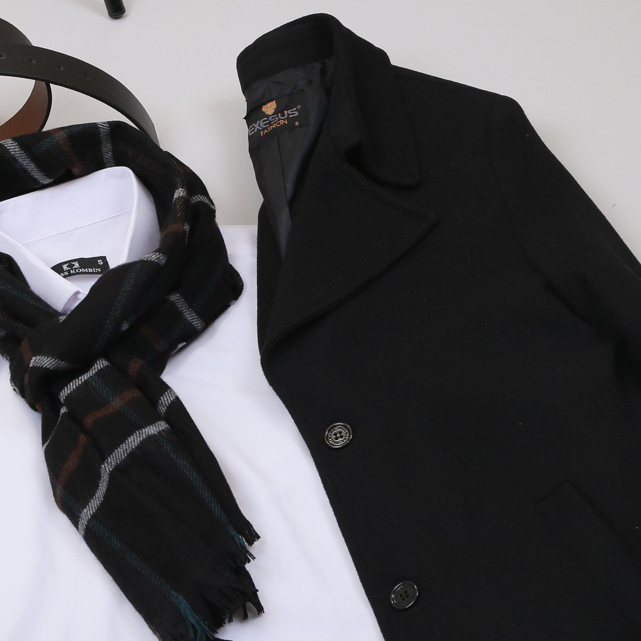 Siyah Kaşe Kaban Gömlek Pantolon Bot Kombin