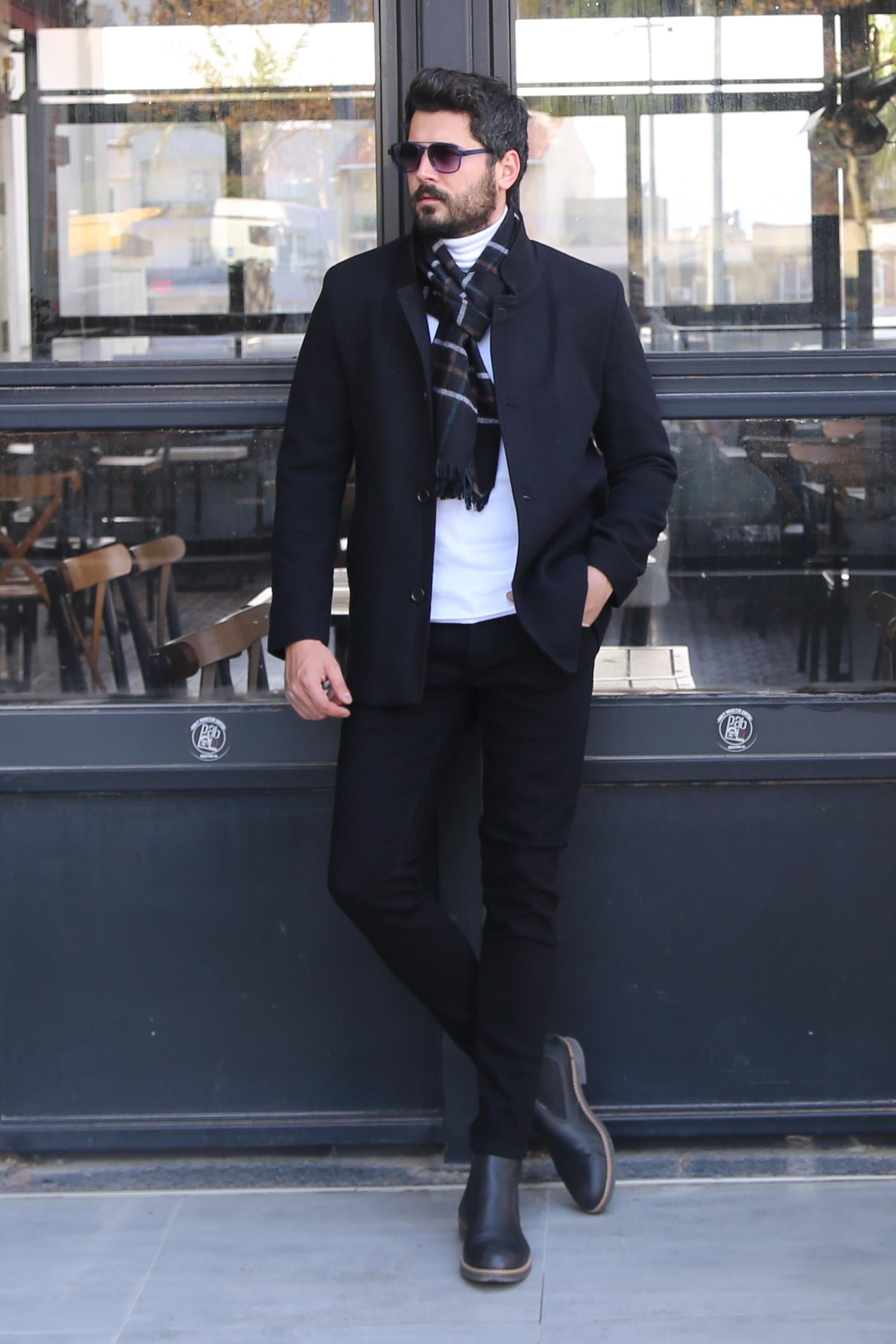 Siyah Kaşe Kaban Kombini