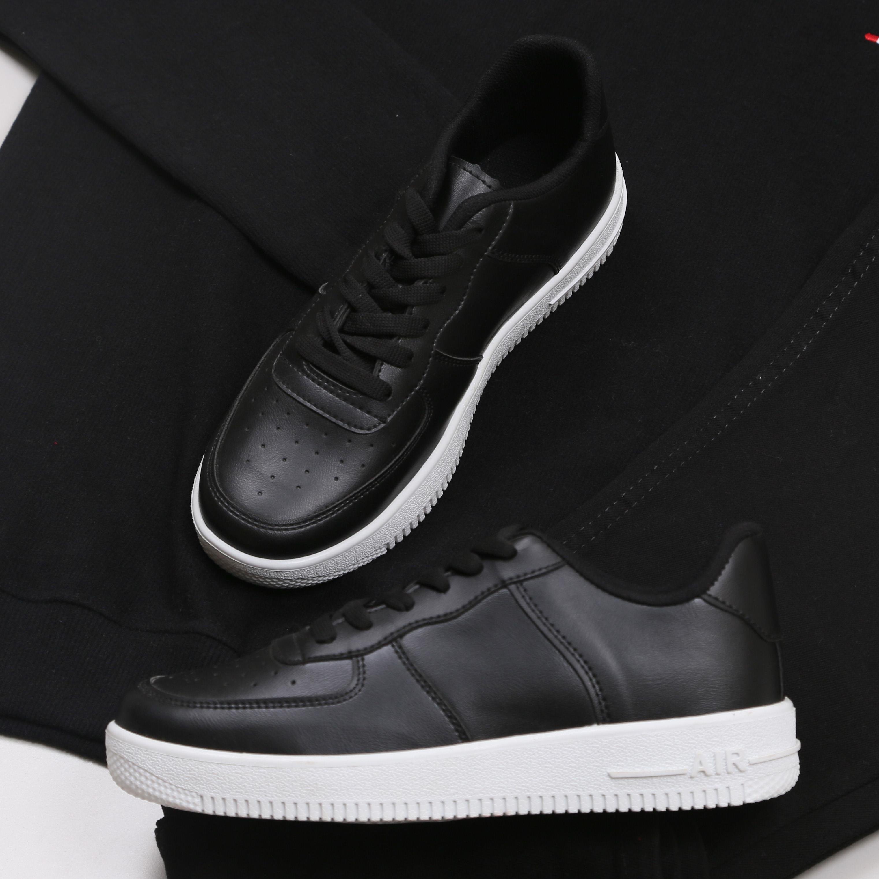 Siyah Kazak Kot Pantolon Ayakkabı Kombini