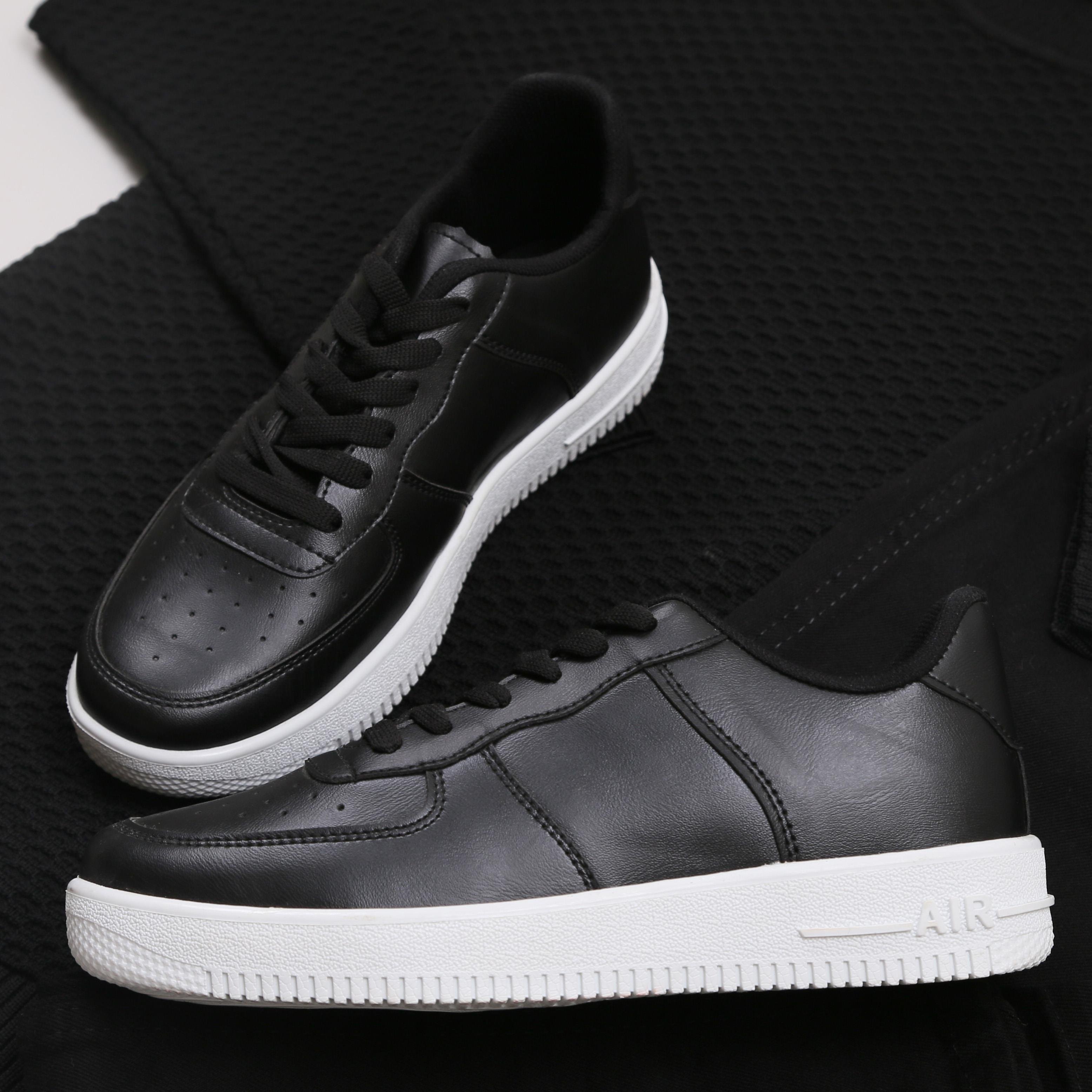 Siyah Kazak Kot Pantolon Ayakkabı Kombini