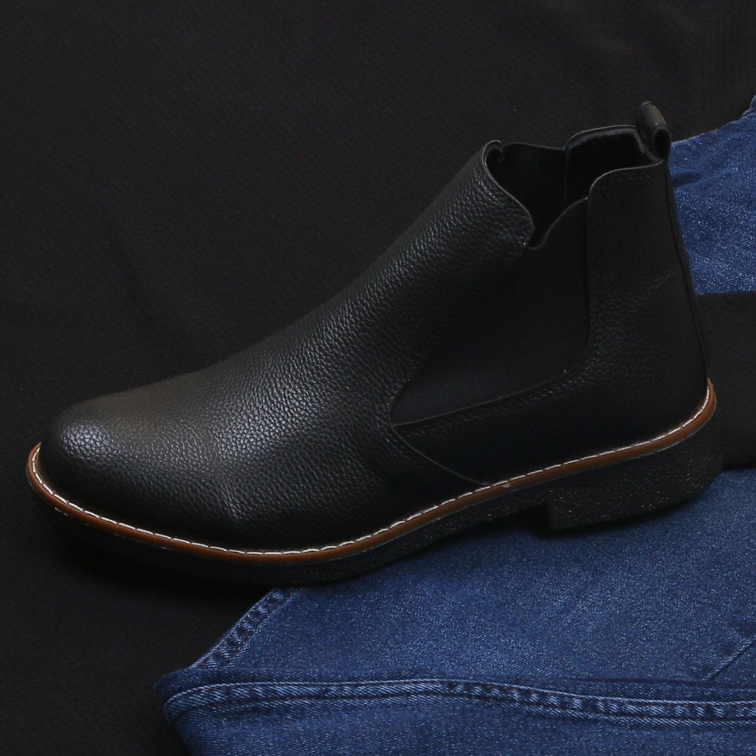 Siyah Kazak Pantolon Bot Kombin