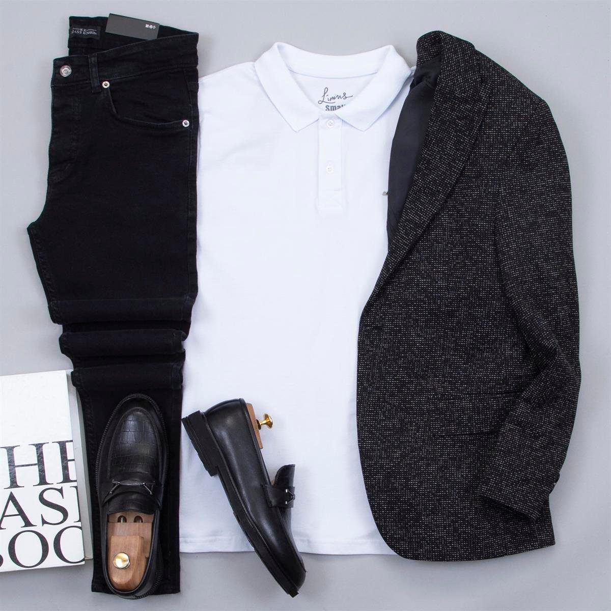 Siyah Kırçıllı Blazer Blazer Ceket Polo Yaka Tişört Pantolon Ayakkabı Kombin