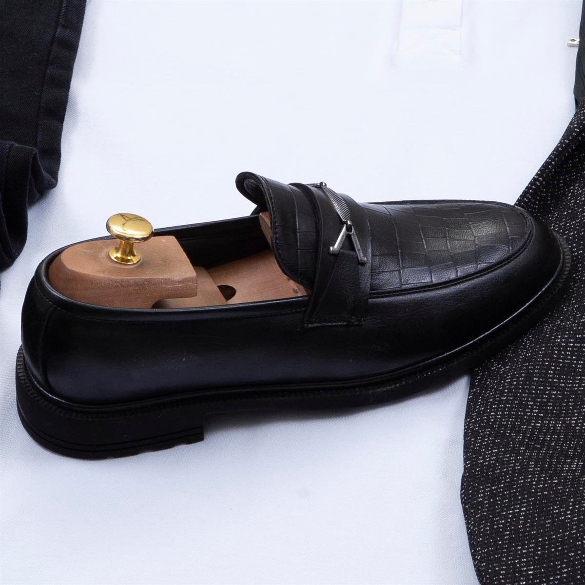 Siyah Kırçıllı Blazer Blazer Ceket Polo Yaka Tişört Pantolon Ayakkabı Kombin