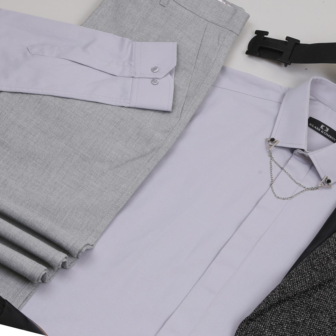 Siyah Kırçıllı  Blazer Ceket Gri Gömlek Gri Pantolon  Ayakkabı Kombinİ