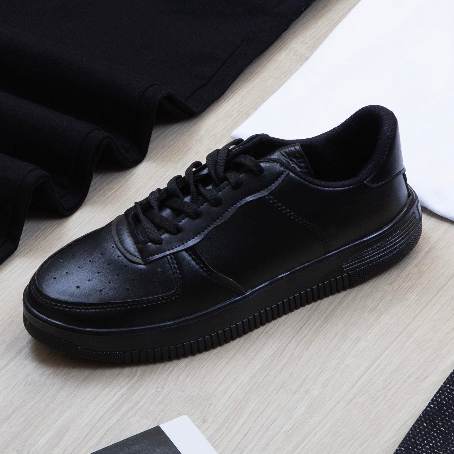 Siyah Kırçıllı Blazer Ceket Tişört Pantolon Ayakkabı Kombin