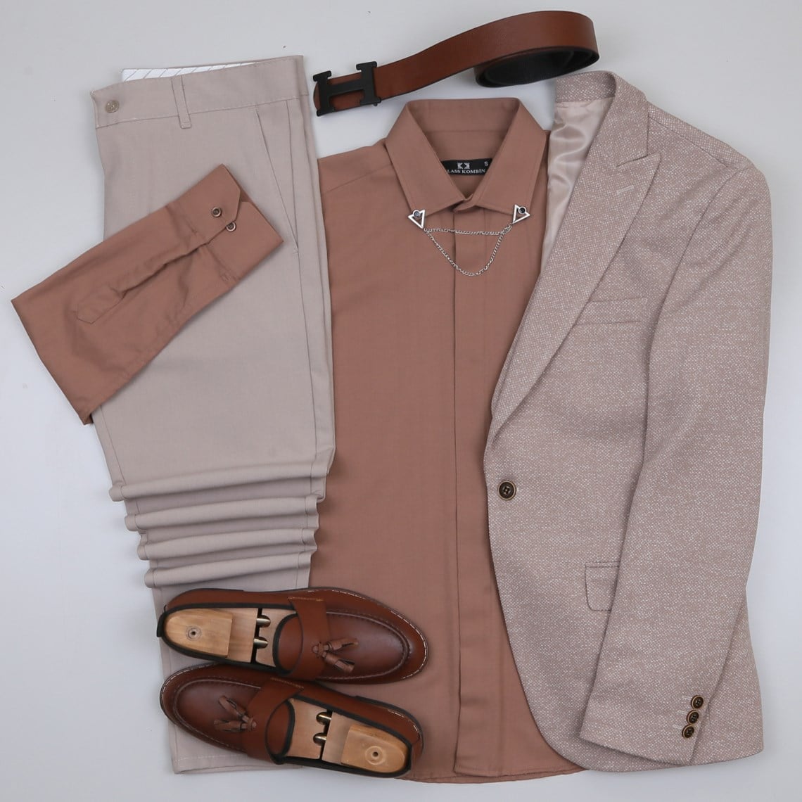 Siyah Kırçıllı  Blazer Cekt Gri Gömlek Gri Pantolon  Ayakkabı Kombin