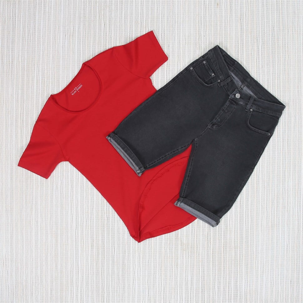 Siyah Kot Sort Tshirt Kombin