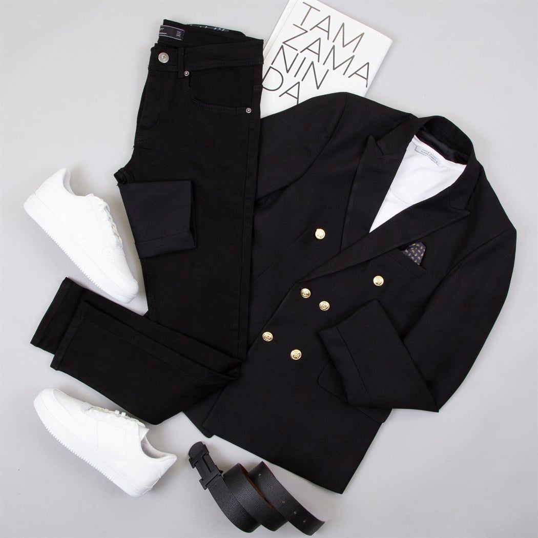 Siyah Kruvaze Ceket Tişört Pantolon Ayakkabı Kombin