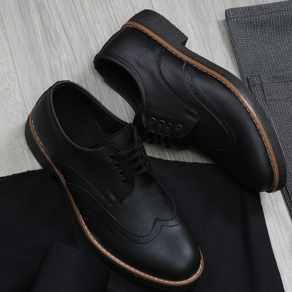 Siyah Kumaş Pant. Gömlek Ayakkabı Kombini