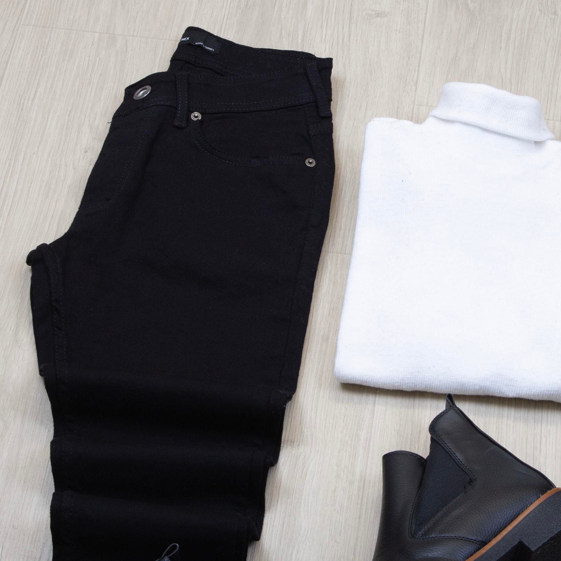 Siyah Kürklü Kot Ceket Boğazlı Body Pantolon Bot Kombin