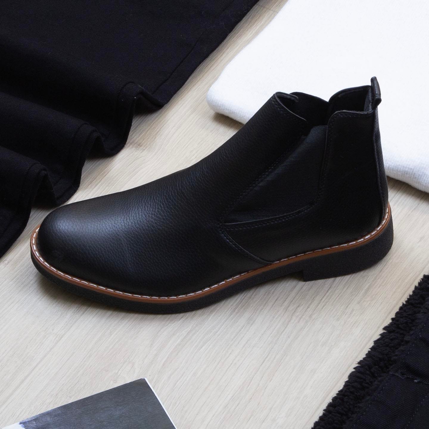 Siyah Kürklü Kot Ceket Boğazlı Body Pantolon Bot Kombin