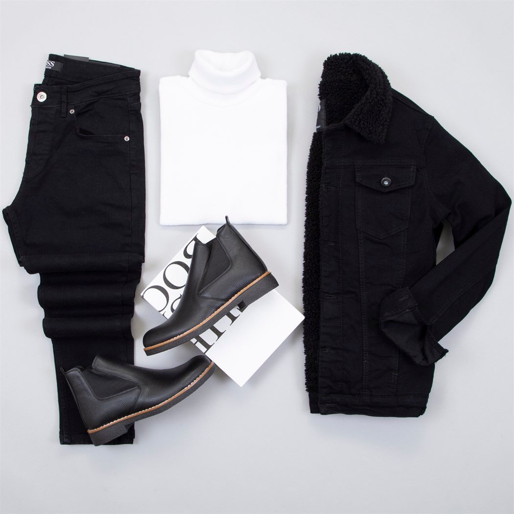 Siyah Kürklü Kot Ceket Boğazlı Kazak Pantolon Bot Kombin