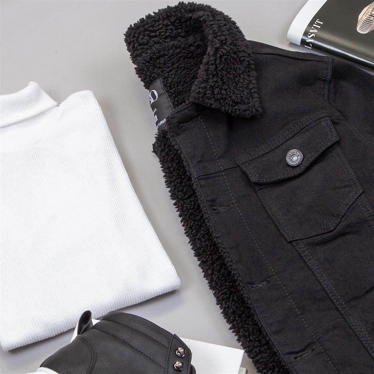 Siyah Mavi Kürklü Kot Ceket Boğazlı Kazak Pantolon Ayakkabı Kombin