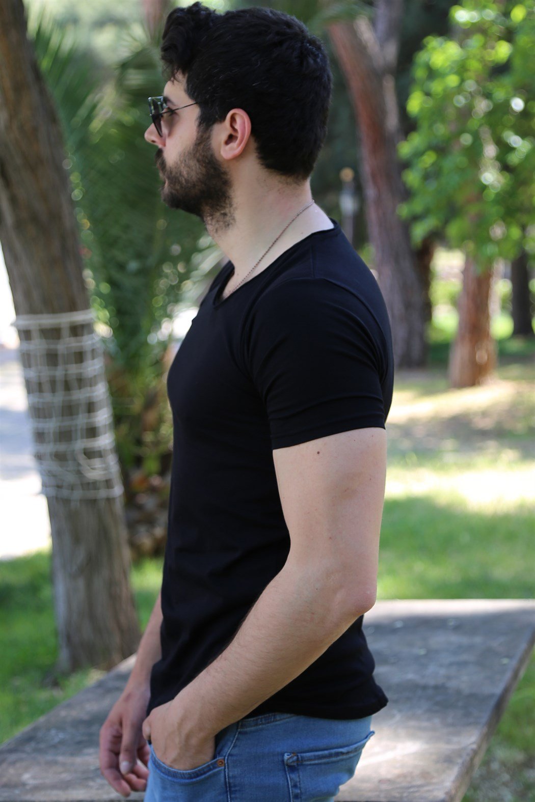 Siyah Oval Kesim Basic Tişört