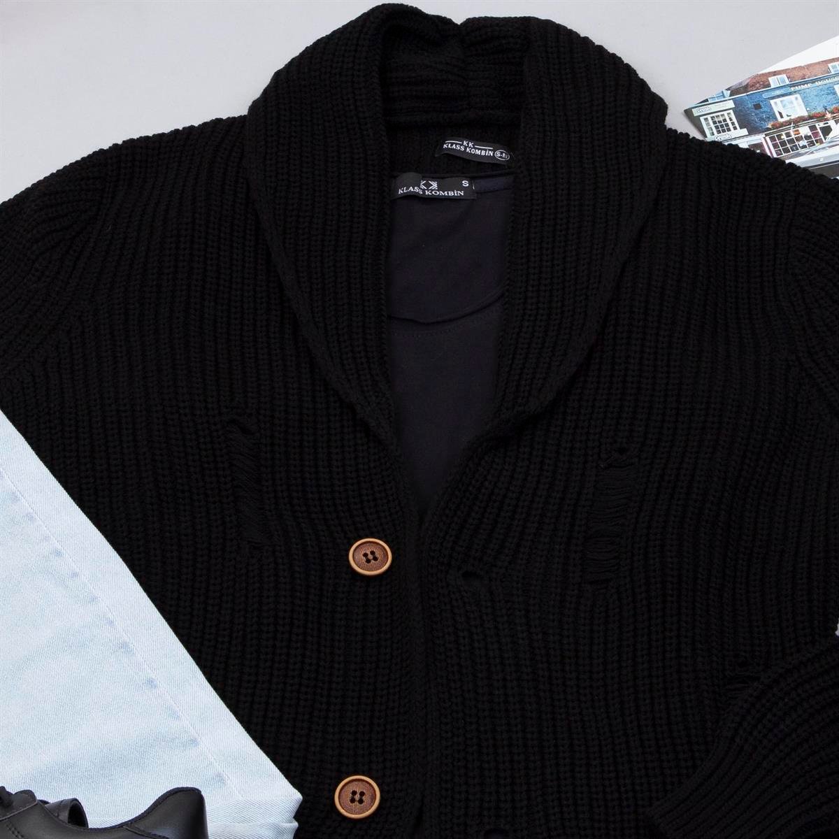 Siyah Özel Yırtıklı Hırka Tişört Pantolon Ayakkabı Kombin