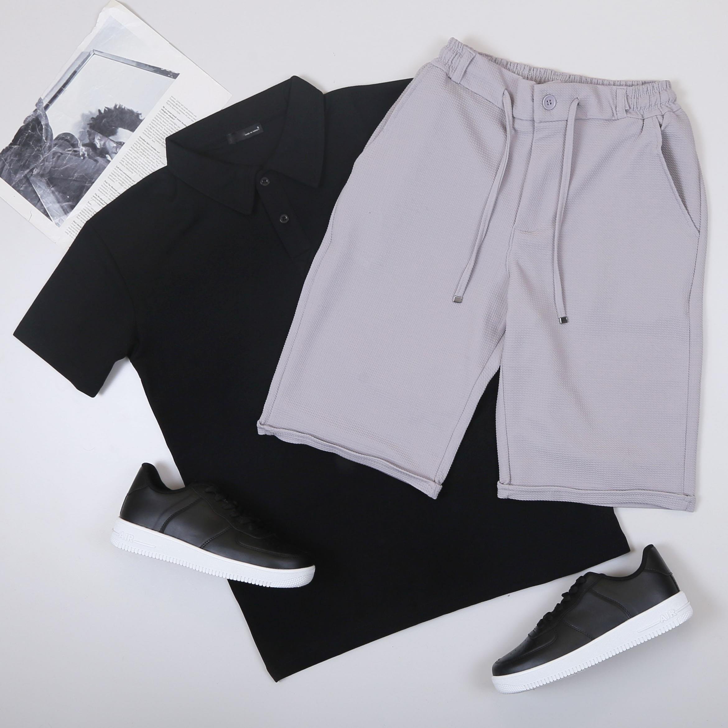 Siyah Polo Yaka Tişört Şort  Ayakkabı Kombin