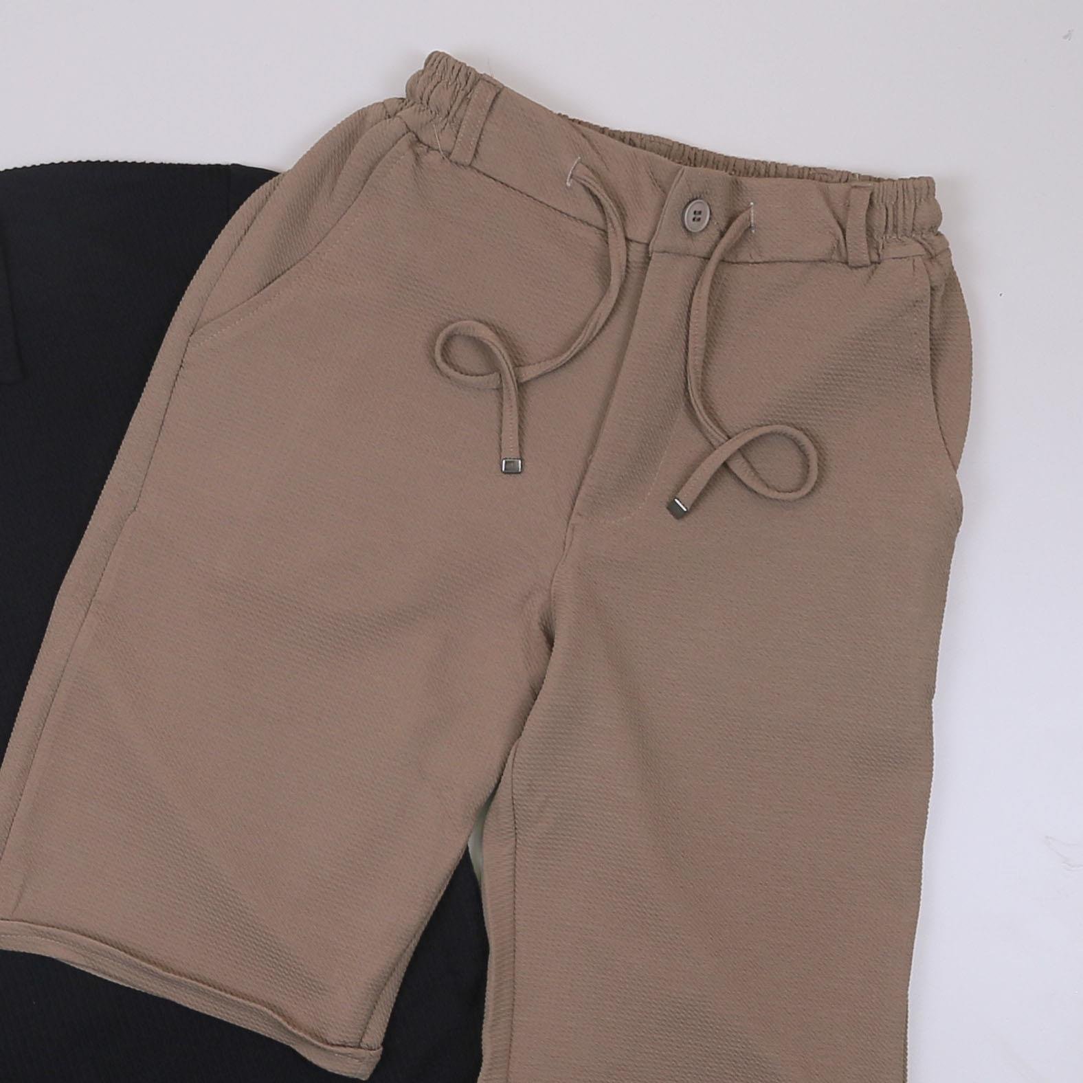 Siyah Polo Yaka Tişört Şort  Ayakkabı Kombin