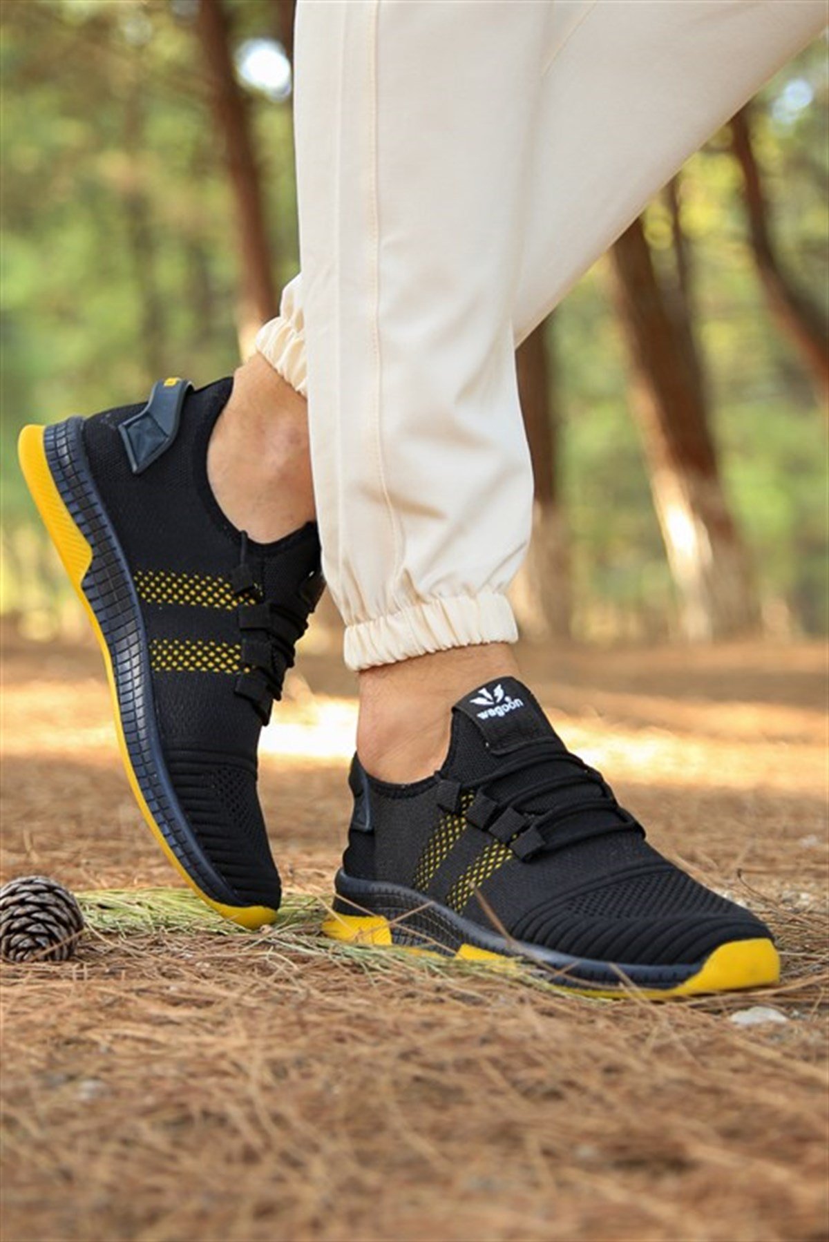 Siyah sarı spor ayakkabı