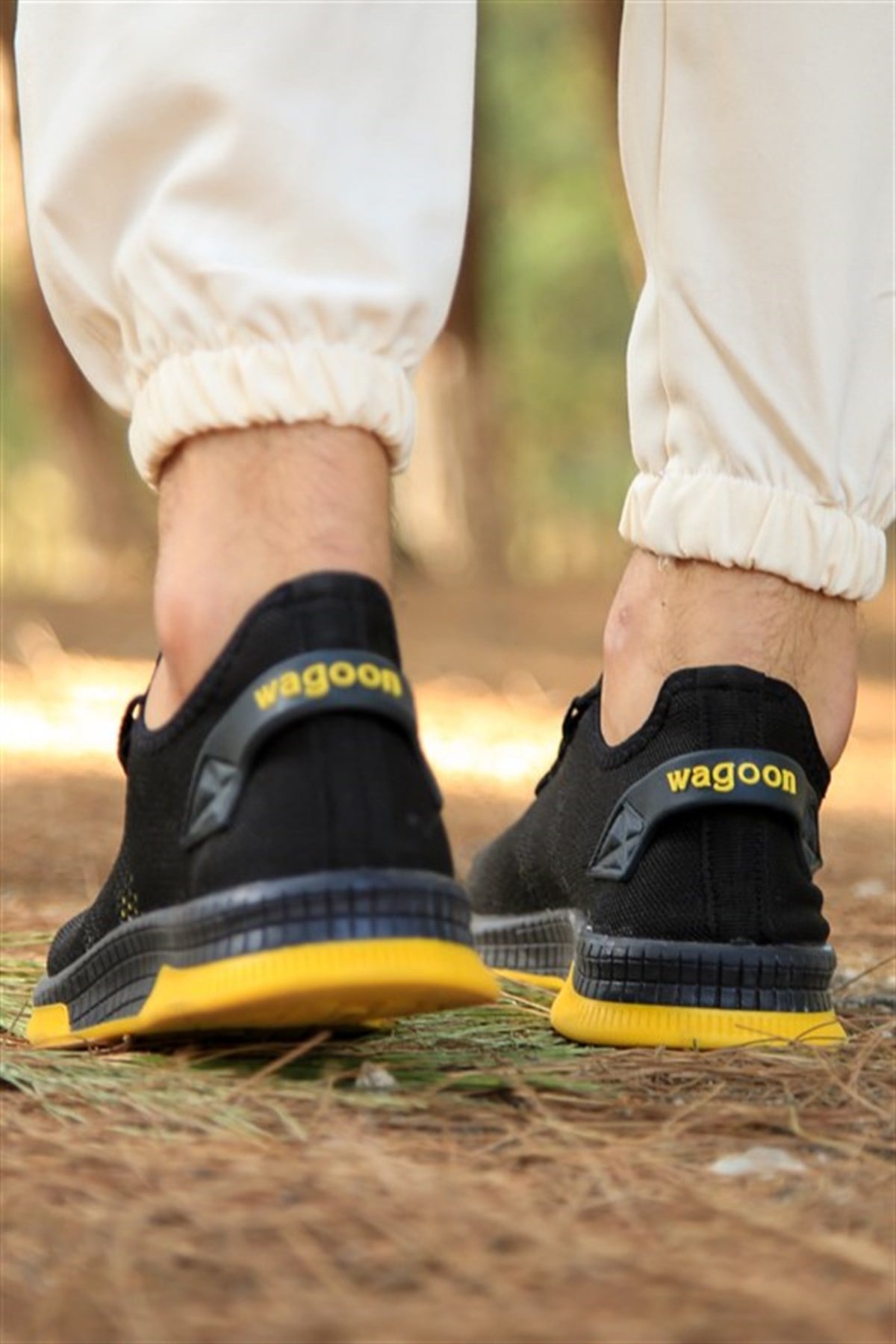 Siyah sarı spor ayakkabı