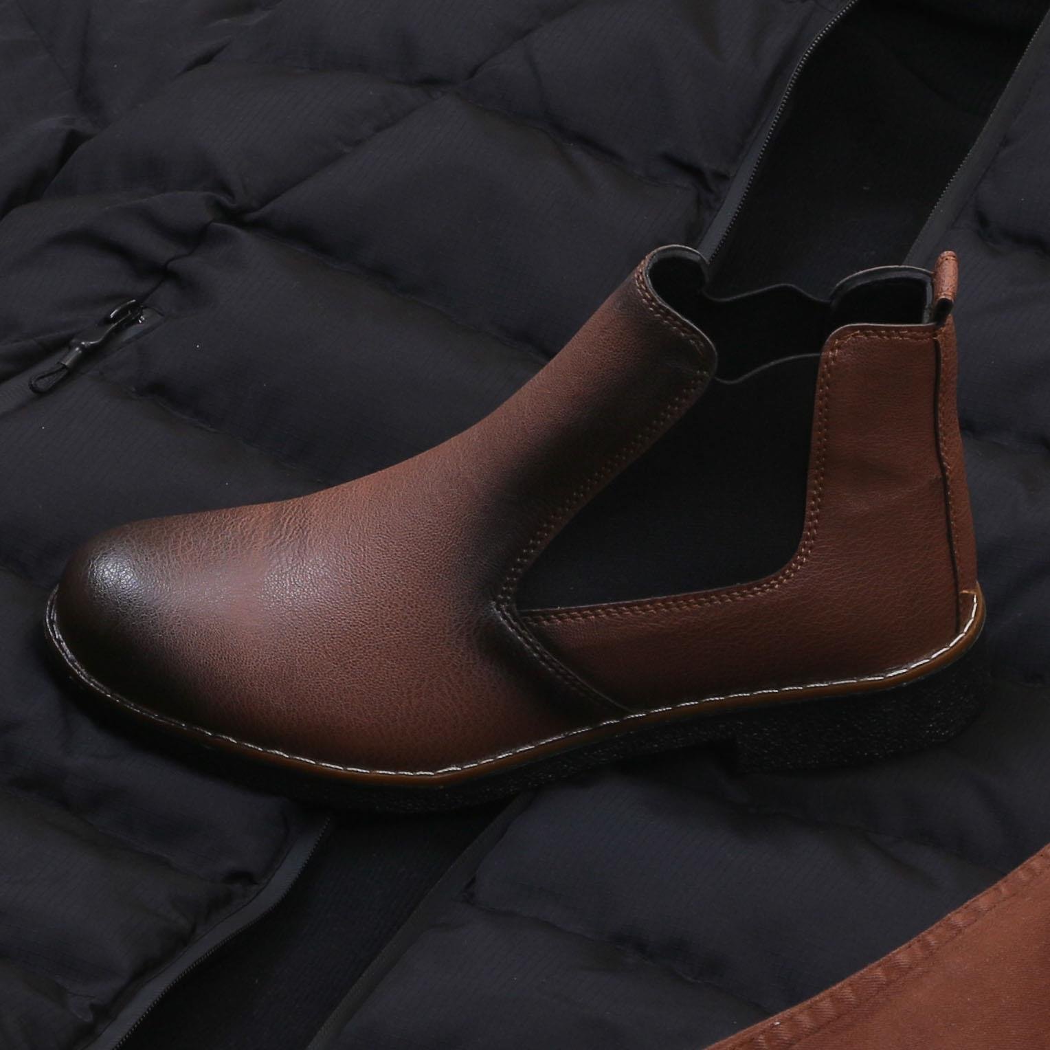 Siyah Şişme Mont Boğazlı Body Pantolon Bot Kombin