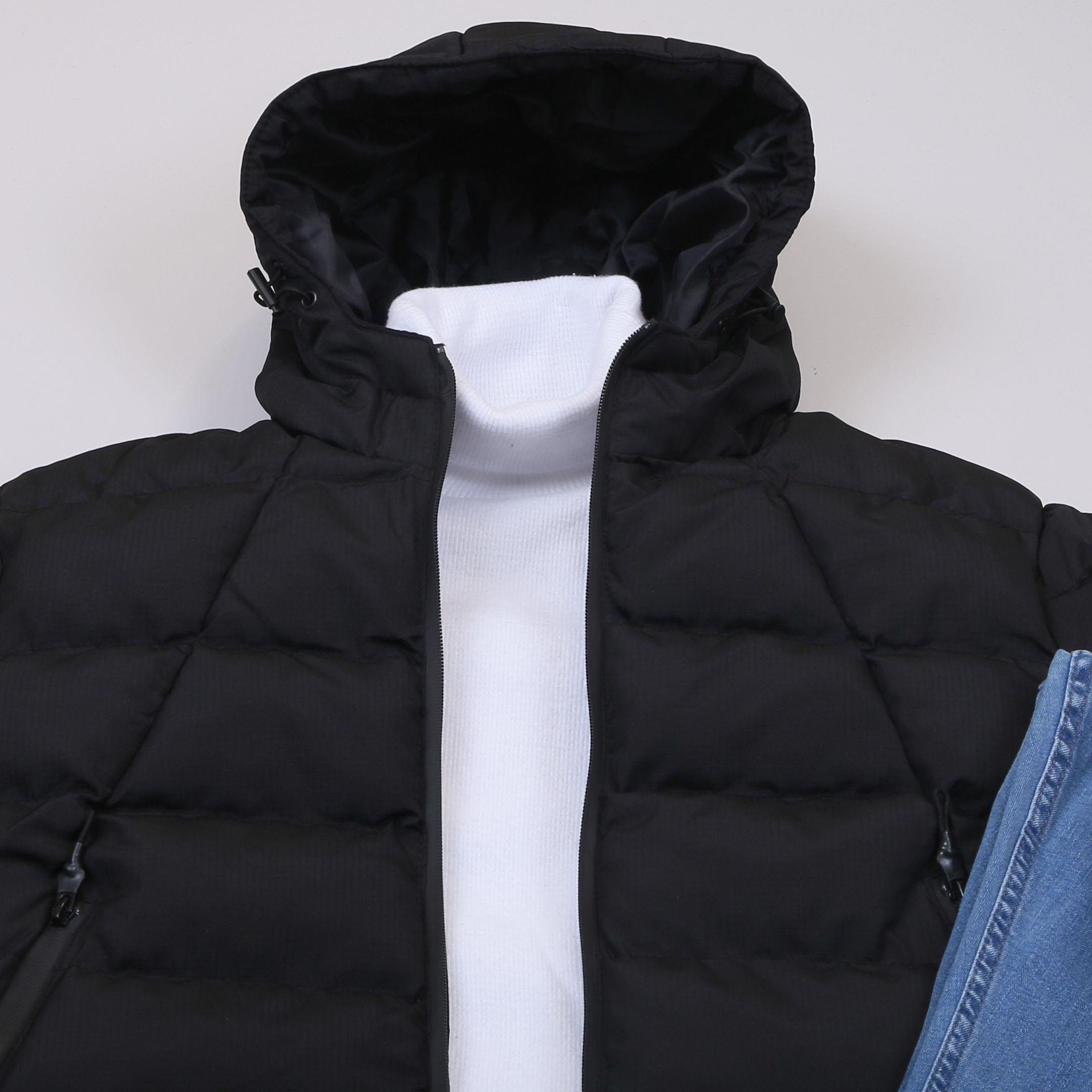 Siyah Şişme Mont Boğazlı Body Pantolon Bot Kombin