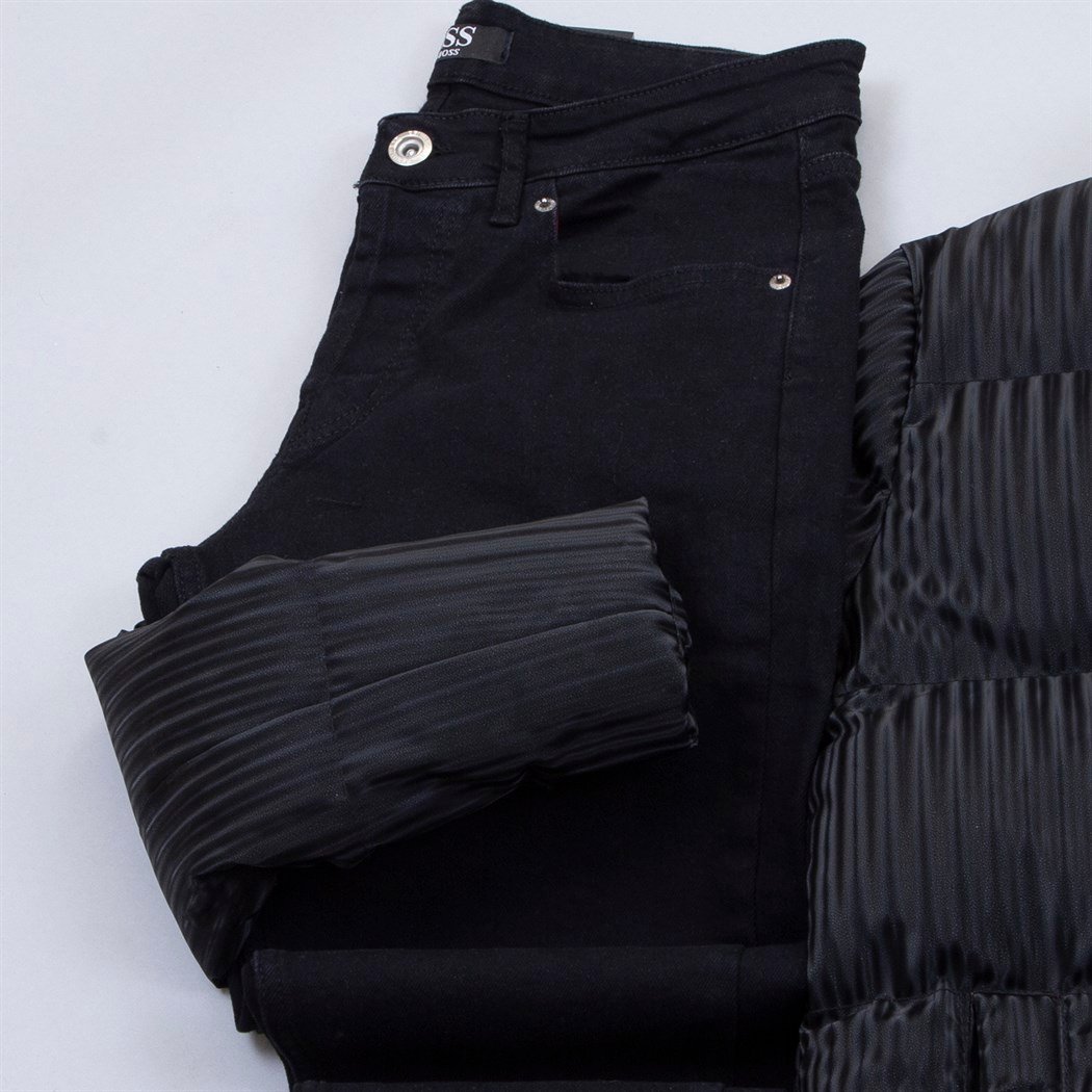 Siyah Şişme Mont Kazak Pantolon Ayakkabı Kombin