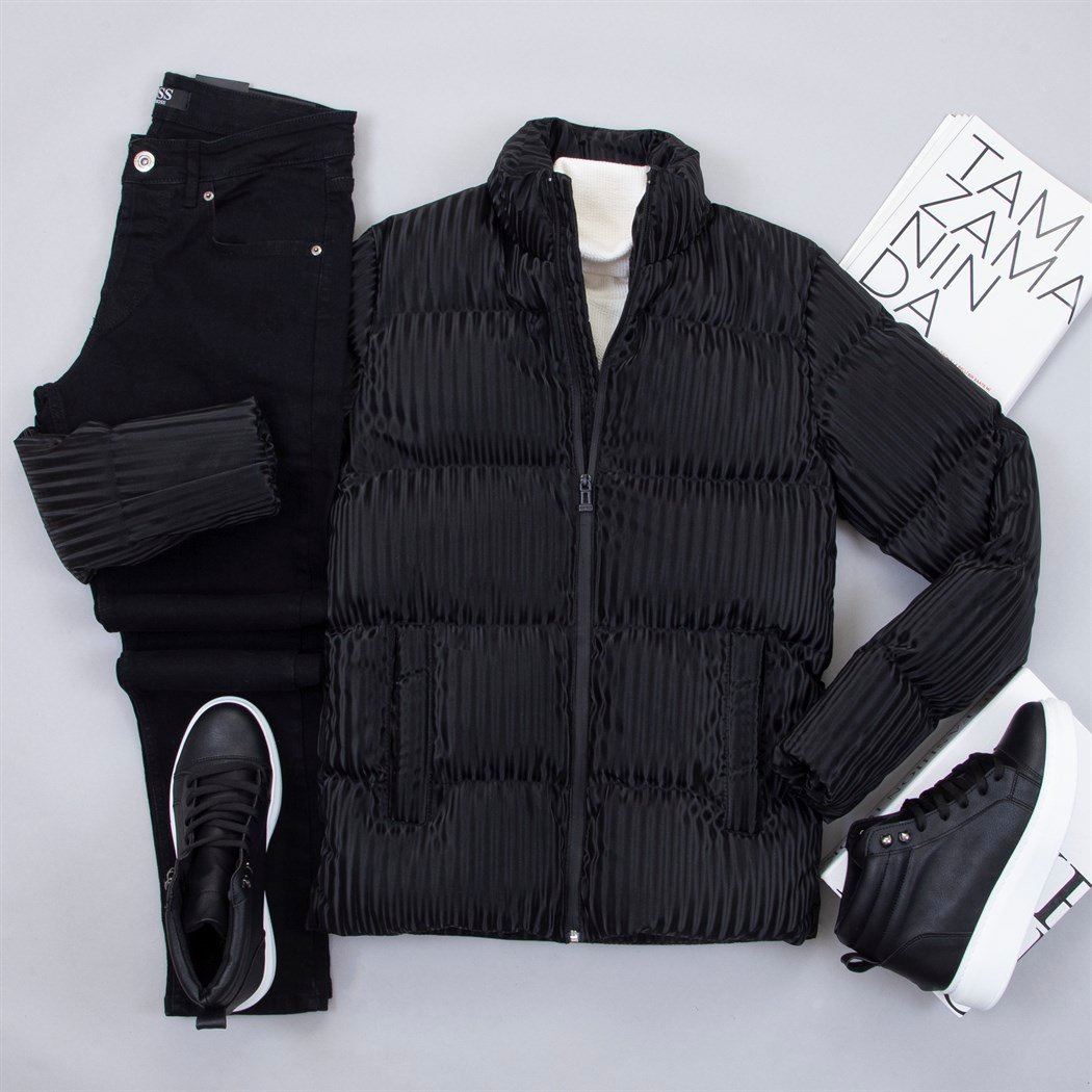 Siyah Şişme Mont Kazak Pantolon Ayakkabı Kombin