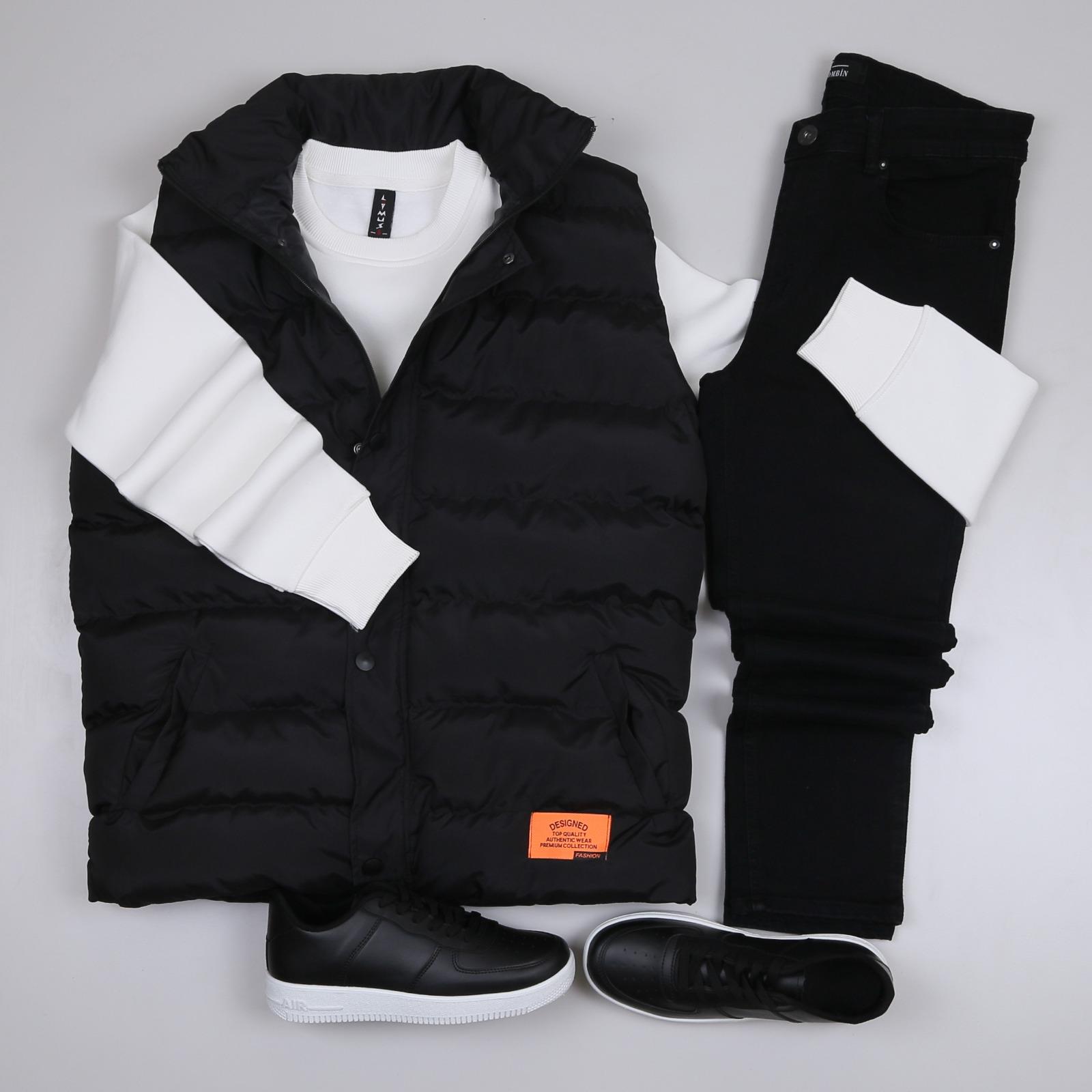 Siyah Şişme Yelek Beyaz Sweatshirt Kot Pantolon Ayakkabı Kombin
