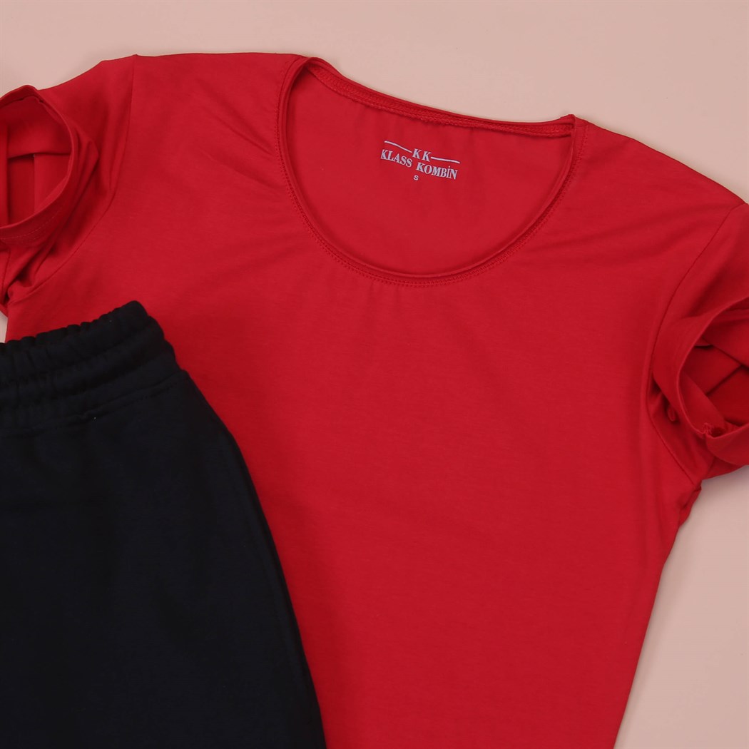 Siyah Sort Kırmızı Basic Tshirt kombini