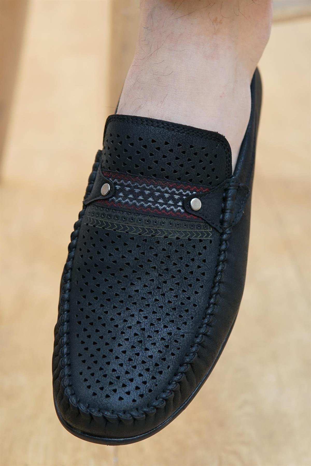 Siyah süet babet ayakkabı