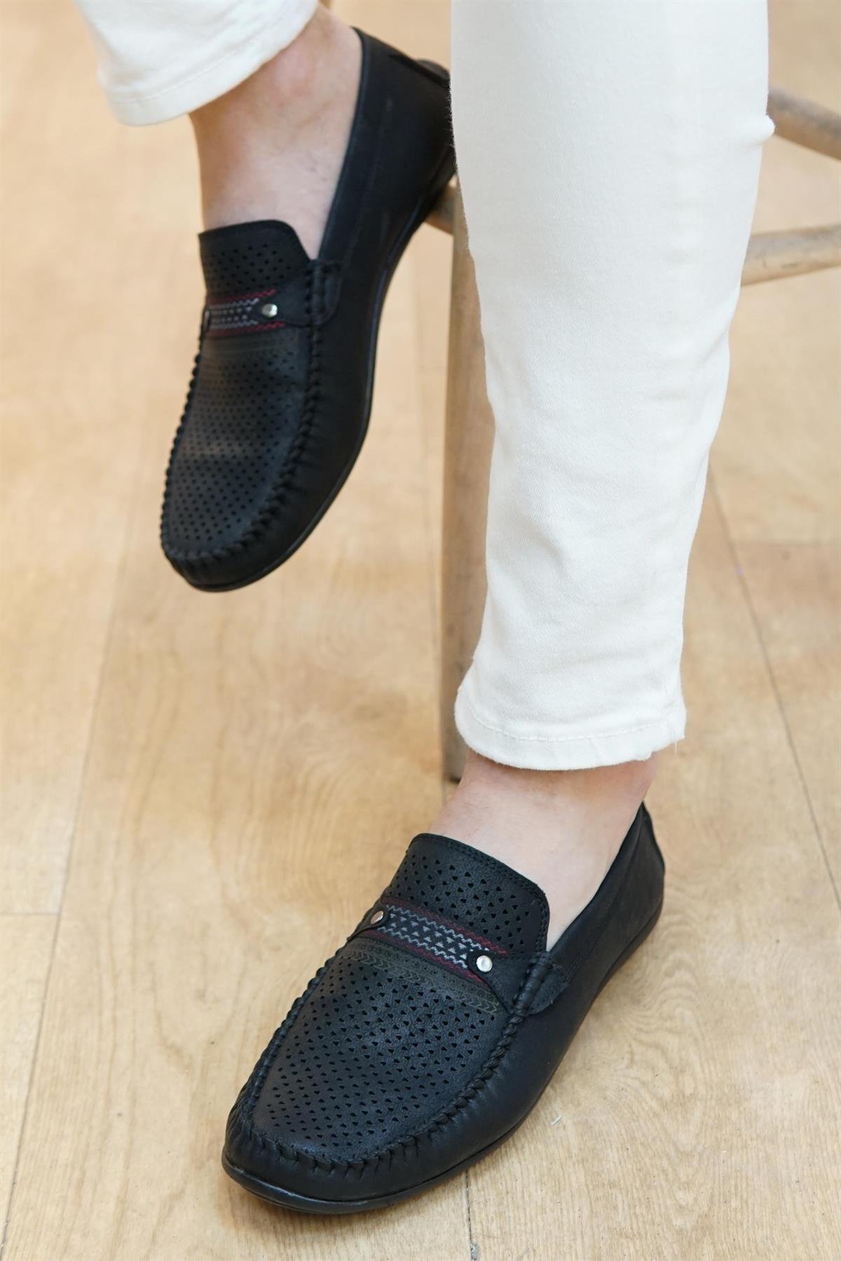 Siyah süet babet ayakkabı