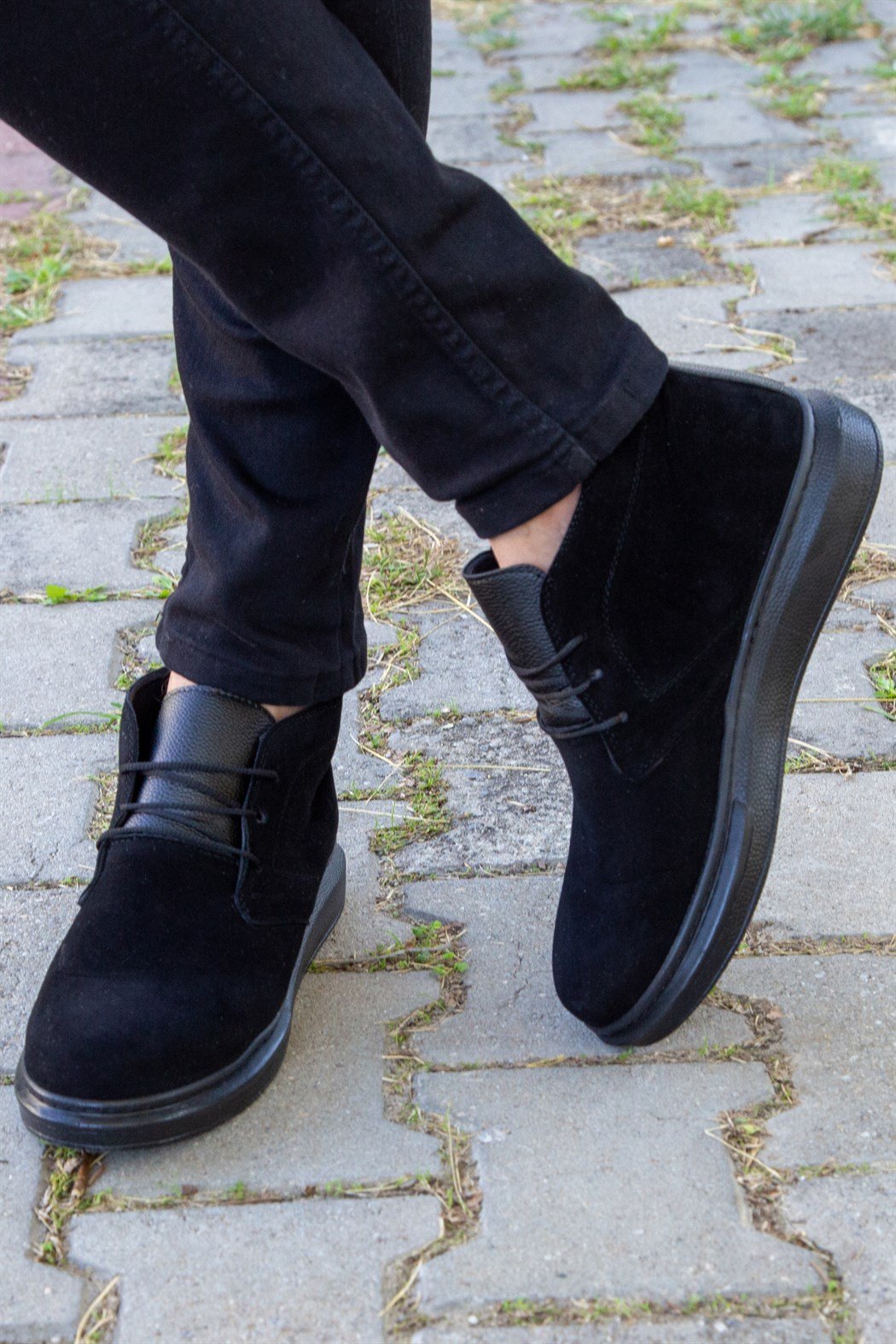 Siyah Süet Bağcıklı Bot