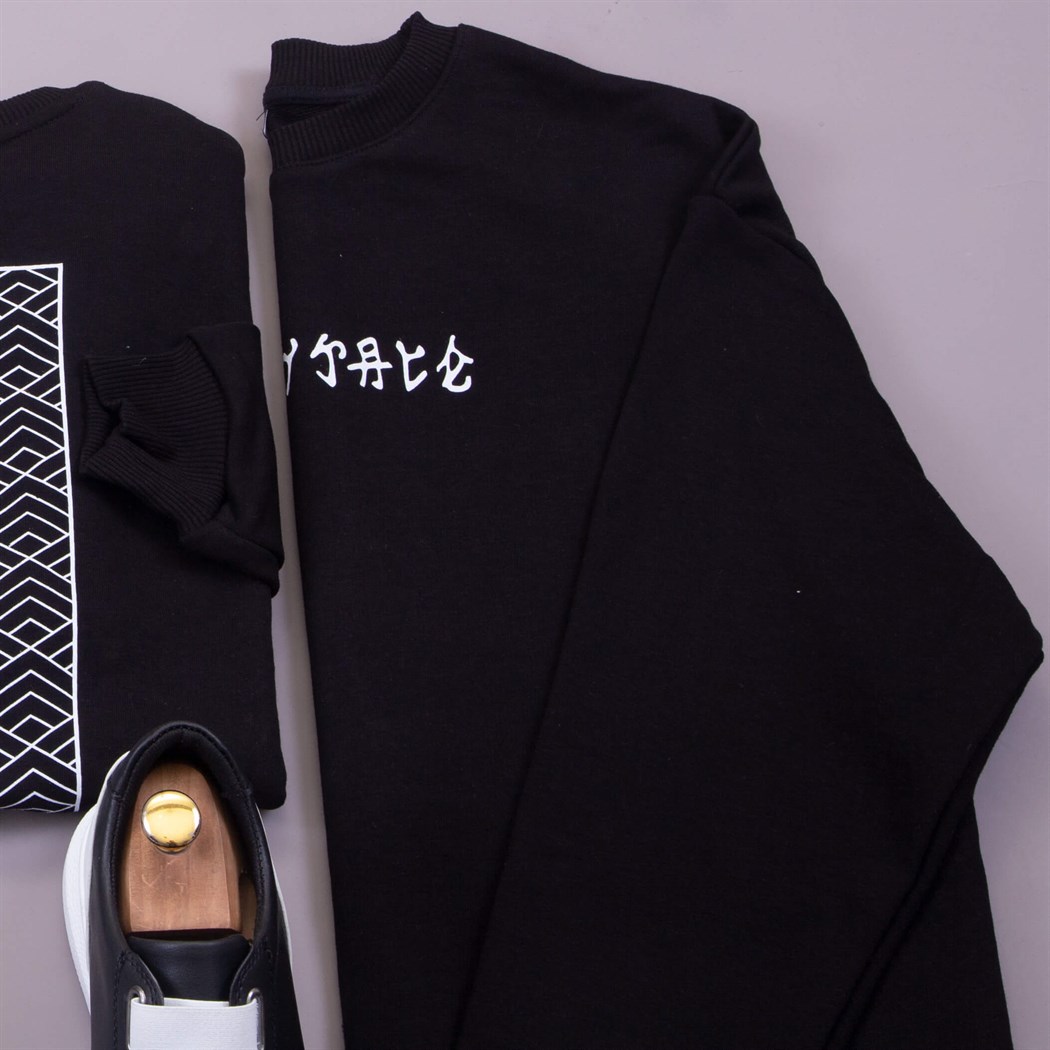 Siyah Sweat Pantolon Ayakkabı Kombin