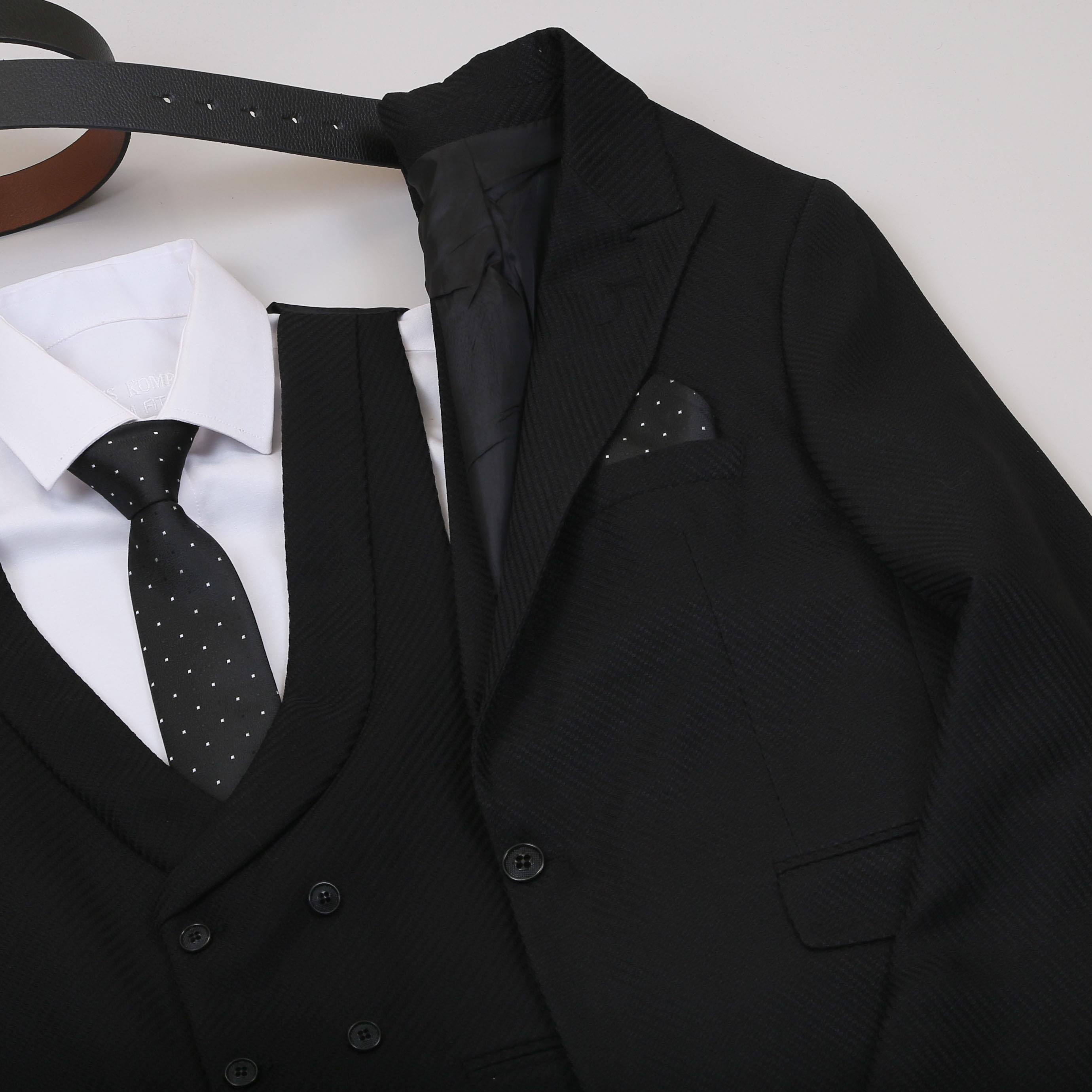 Siyah Takım Elbise Kombini