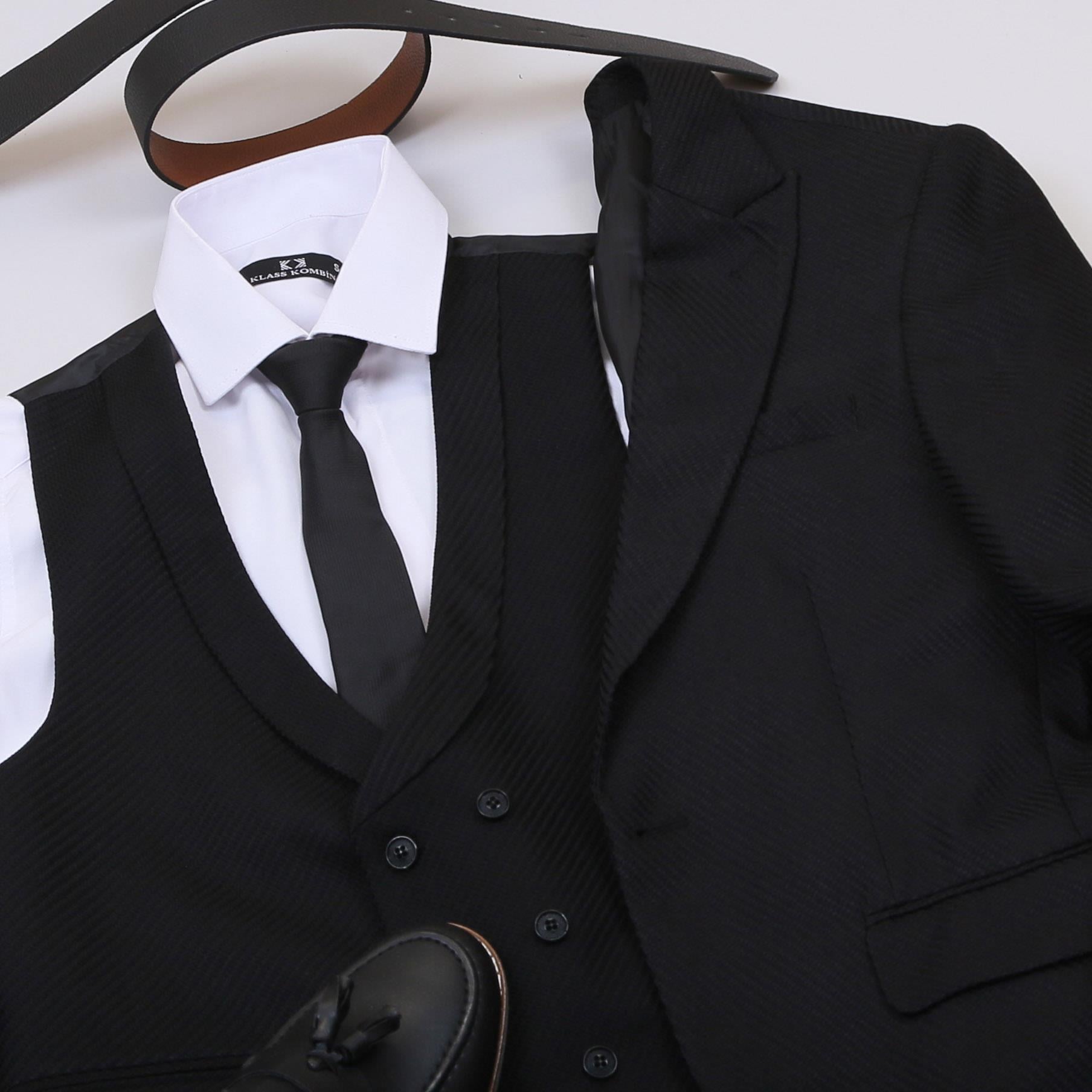 Siyah Takım Elbise Kombini