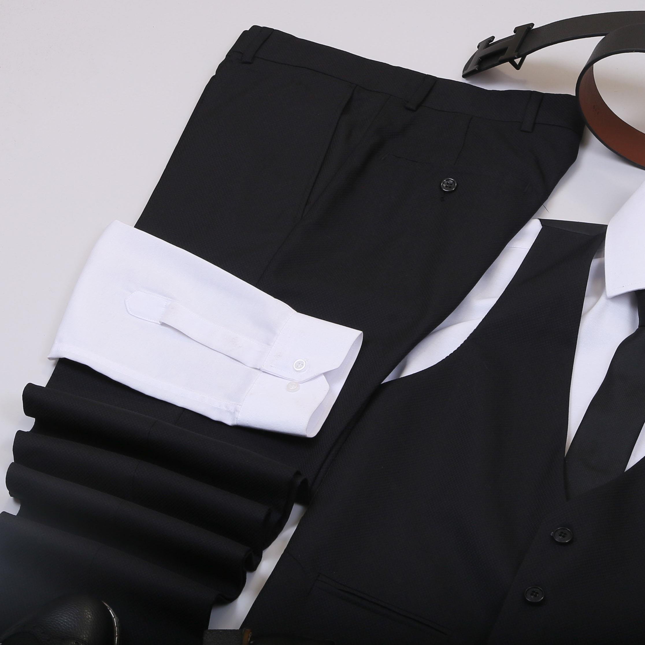 Siyah Takım Elbise Kombini