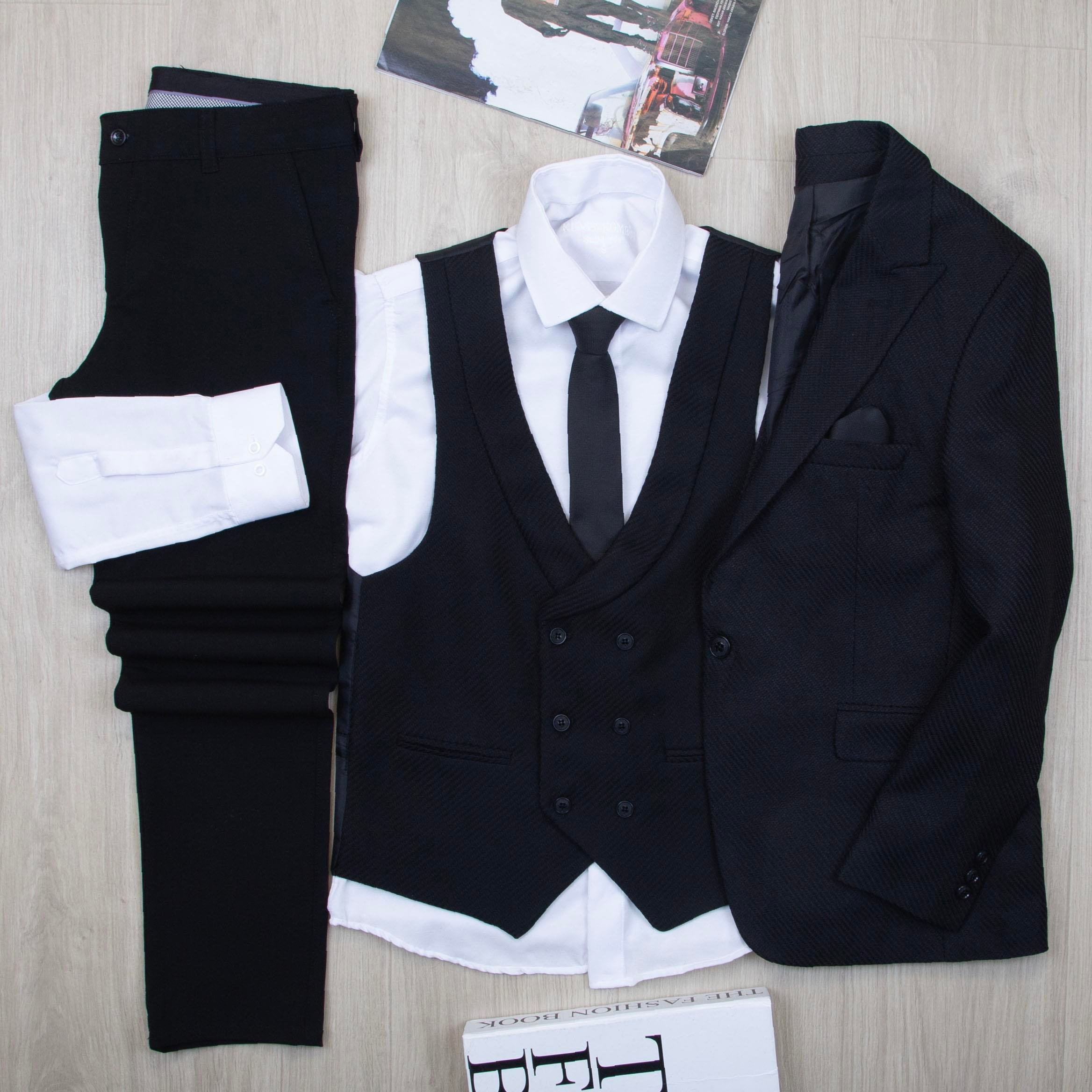 Siyah Takım Elbise Kombini