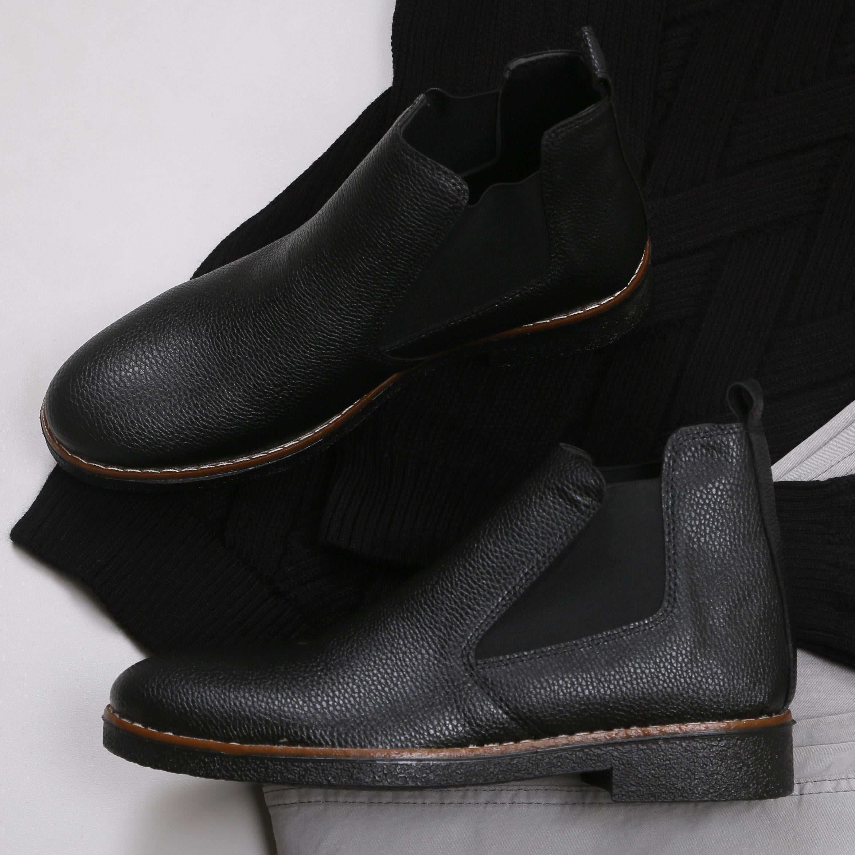 Siyah Triko Kazak Kot Pantolon Bot Kombini