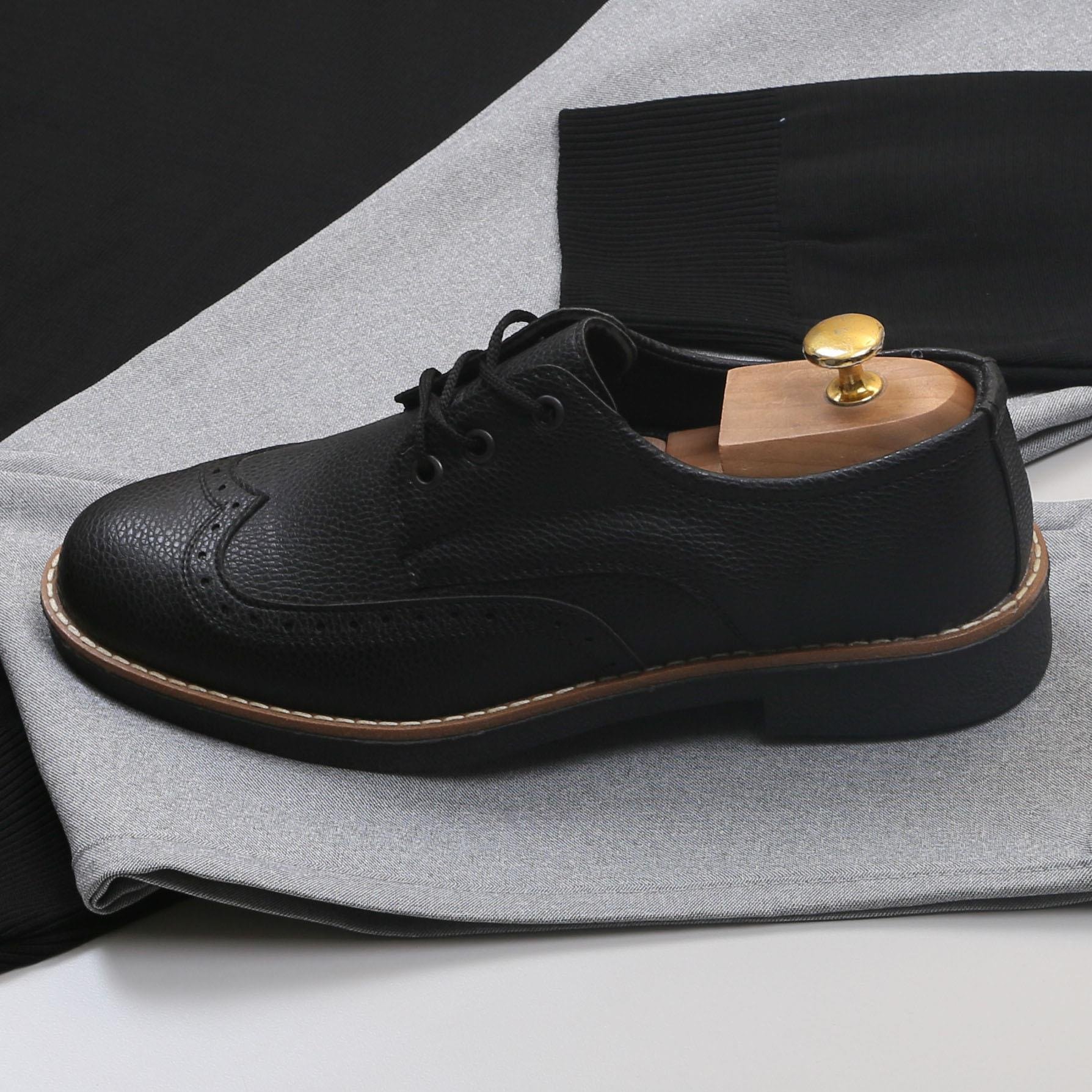 Siyah Triko Polo Yaka Pantolon Ayakkabı Kombin