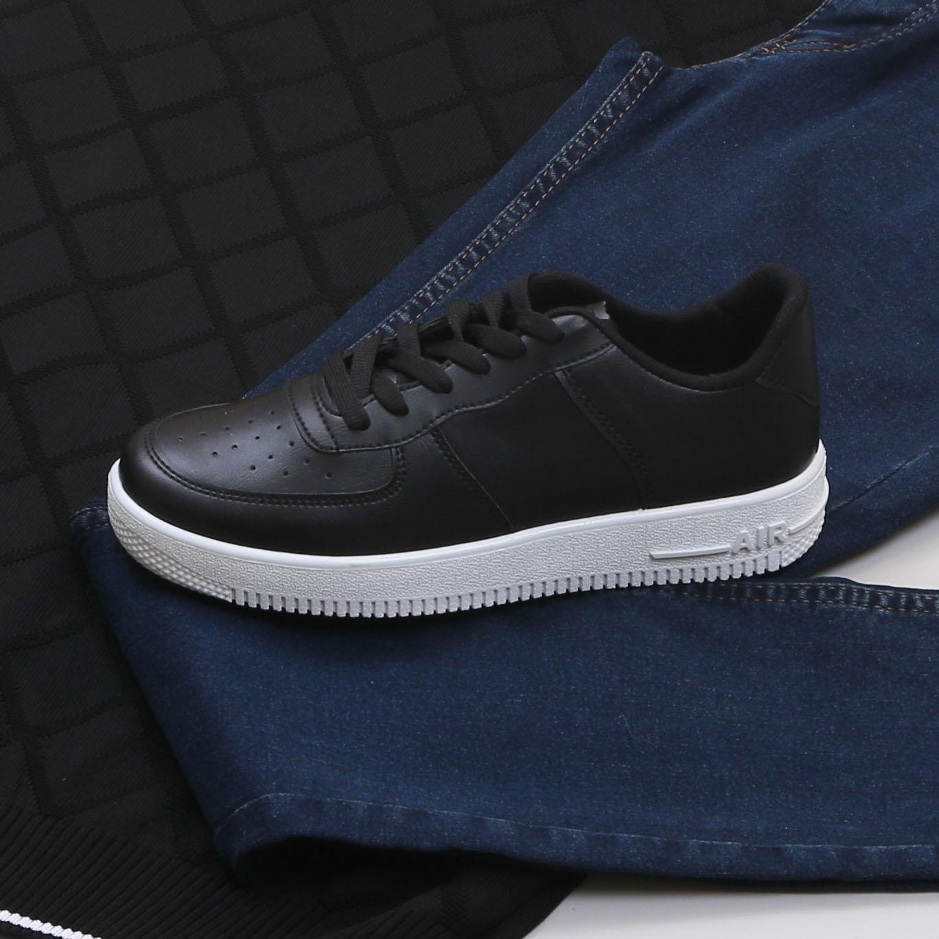 Siyah Triko Polo Yaka Tişört Pantolon Ayakkabı Kombin